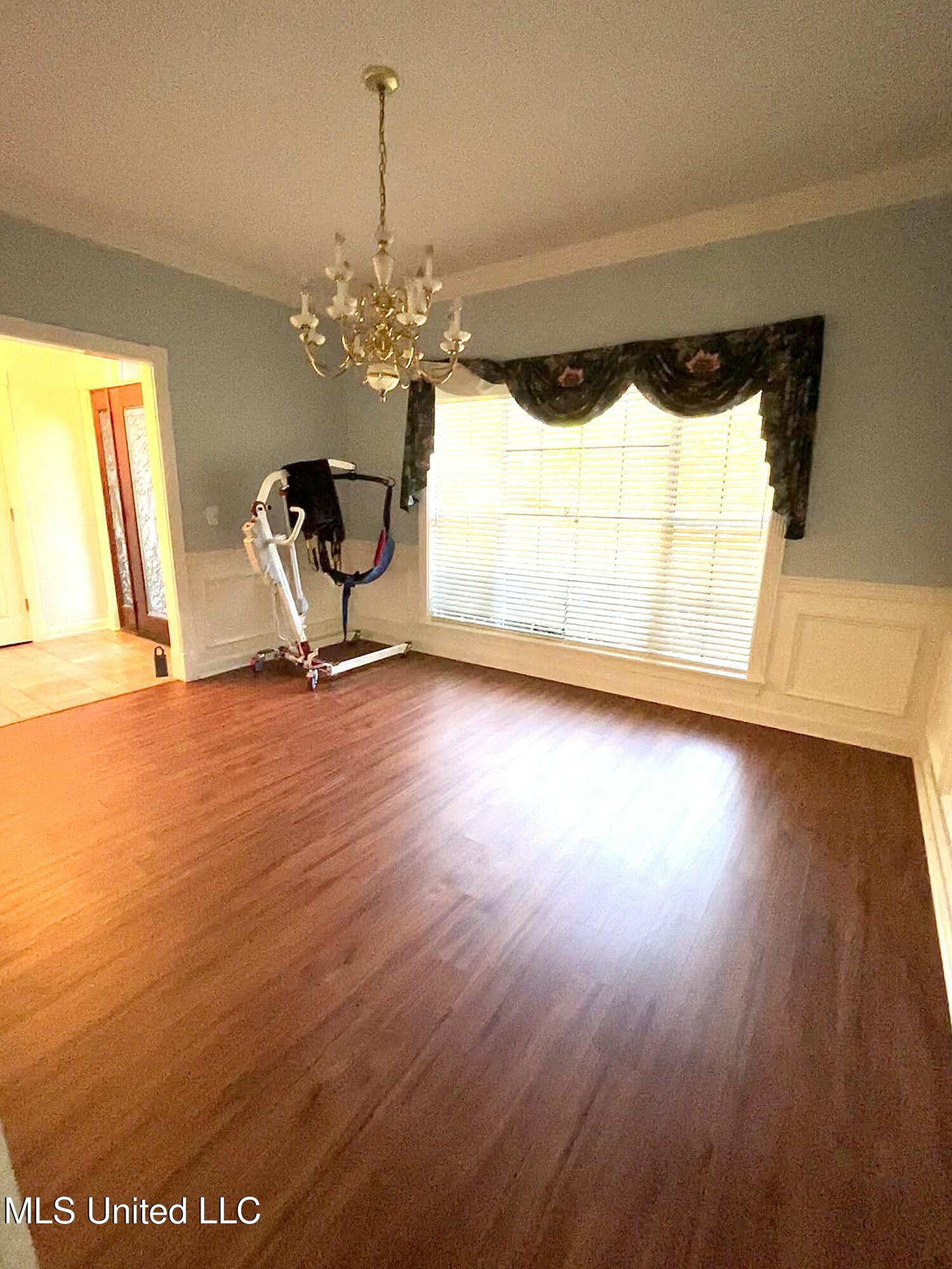 225 Northbay Drive Property Photo 7