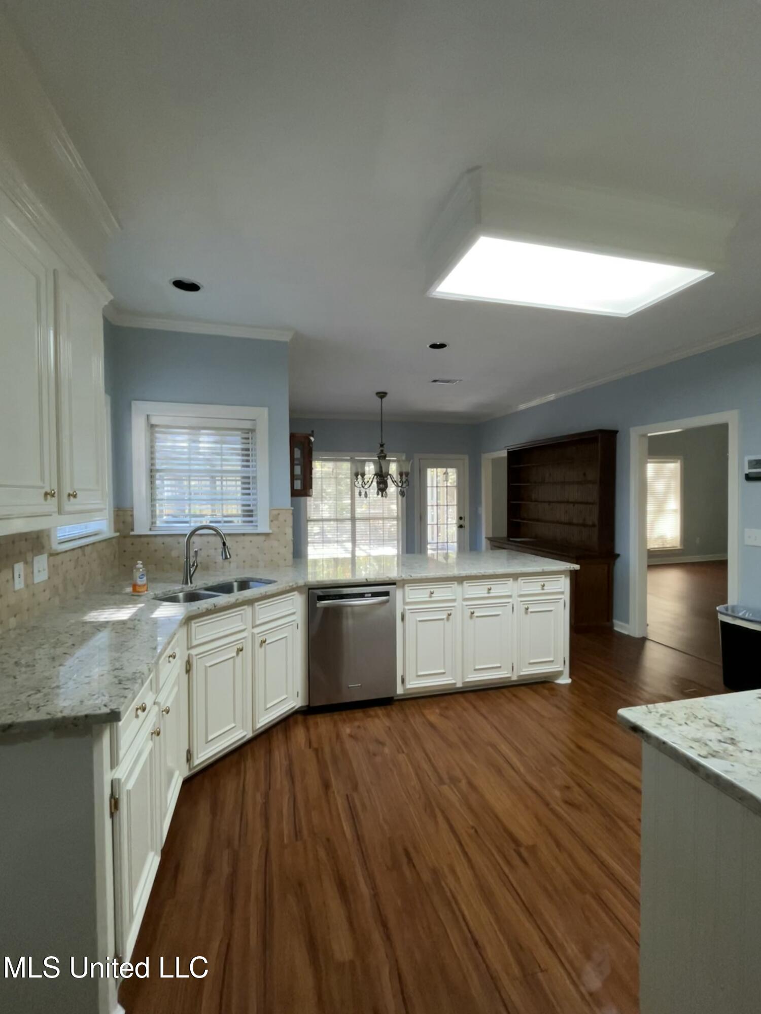 225 Northbay Drive Property Photo 8