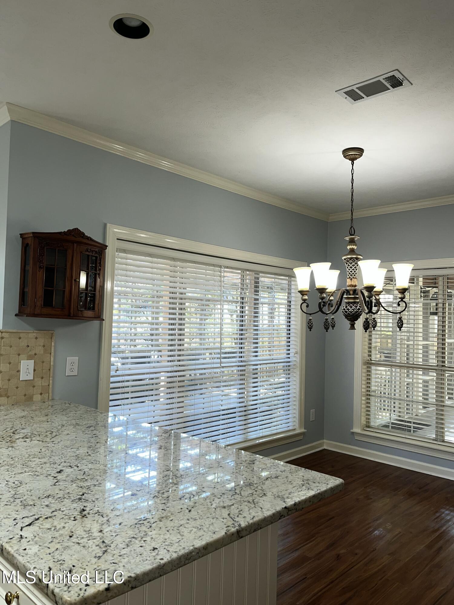 225 Northbay Drive Property Photo 10