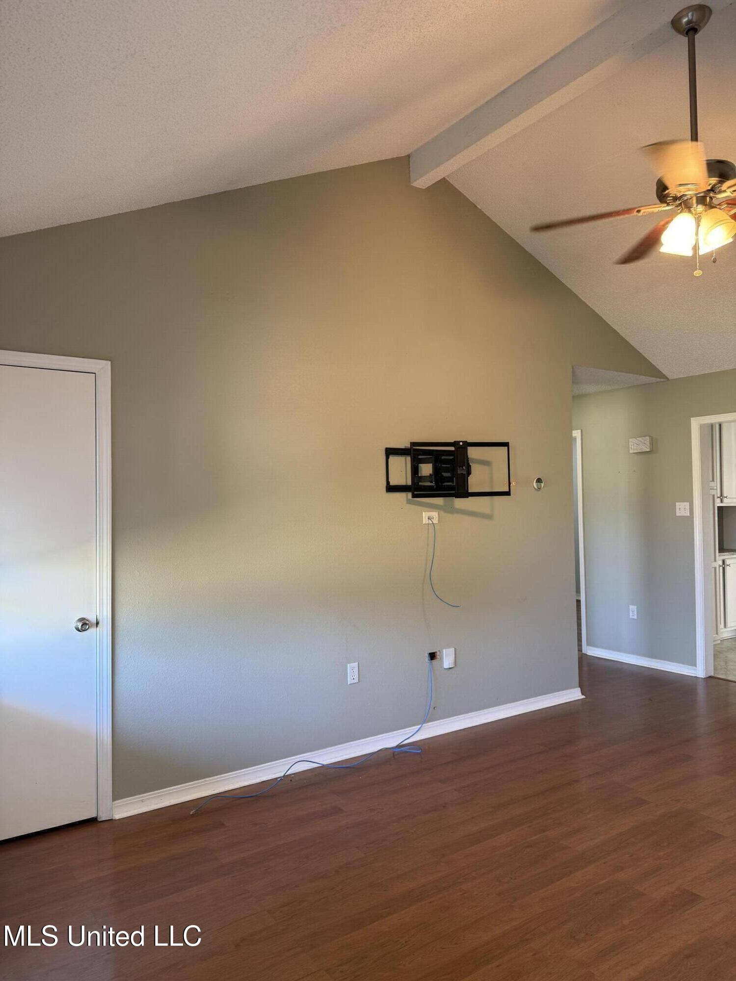 10735 Plummer Circle Property Photo 3