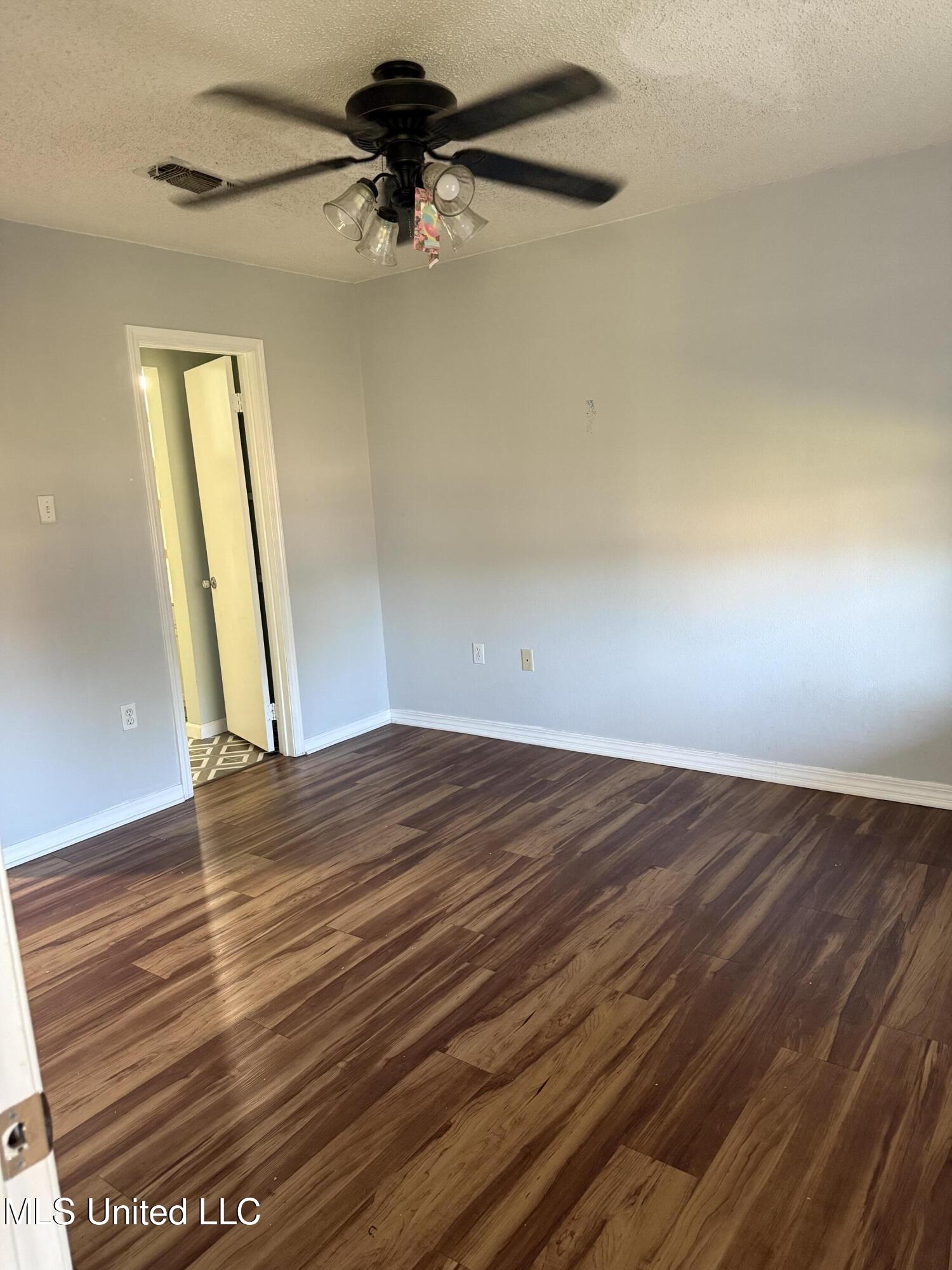 10735 Plummer Circle Property Photo 6