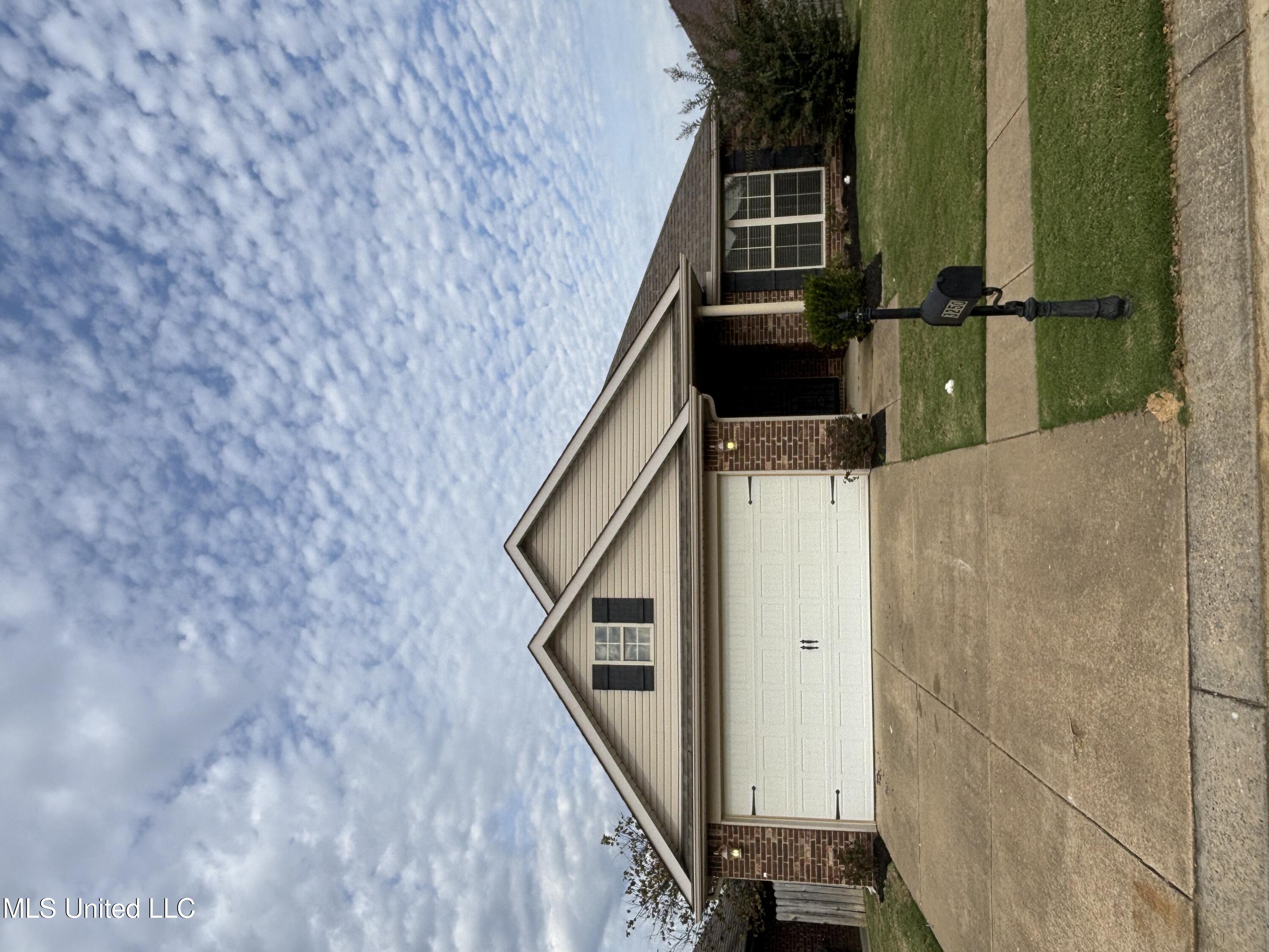 3250 W Hartland Drive Property Photo 1