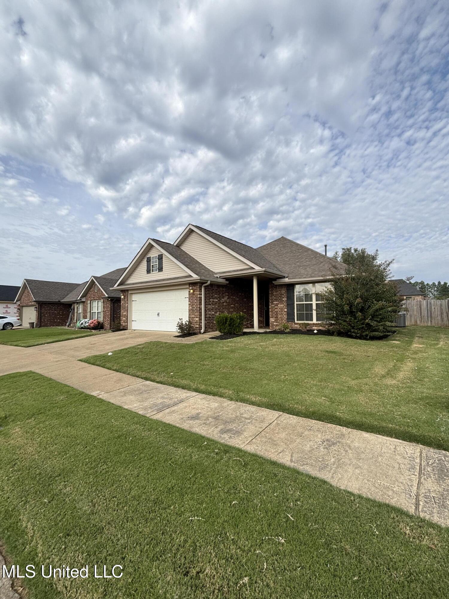 3250 W Hartland Drive Property Photo 2