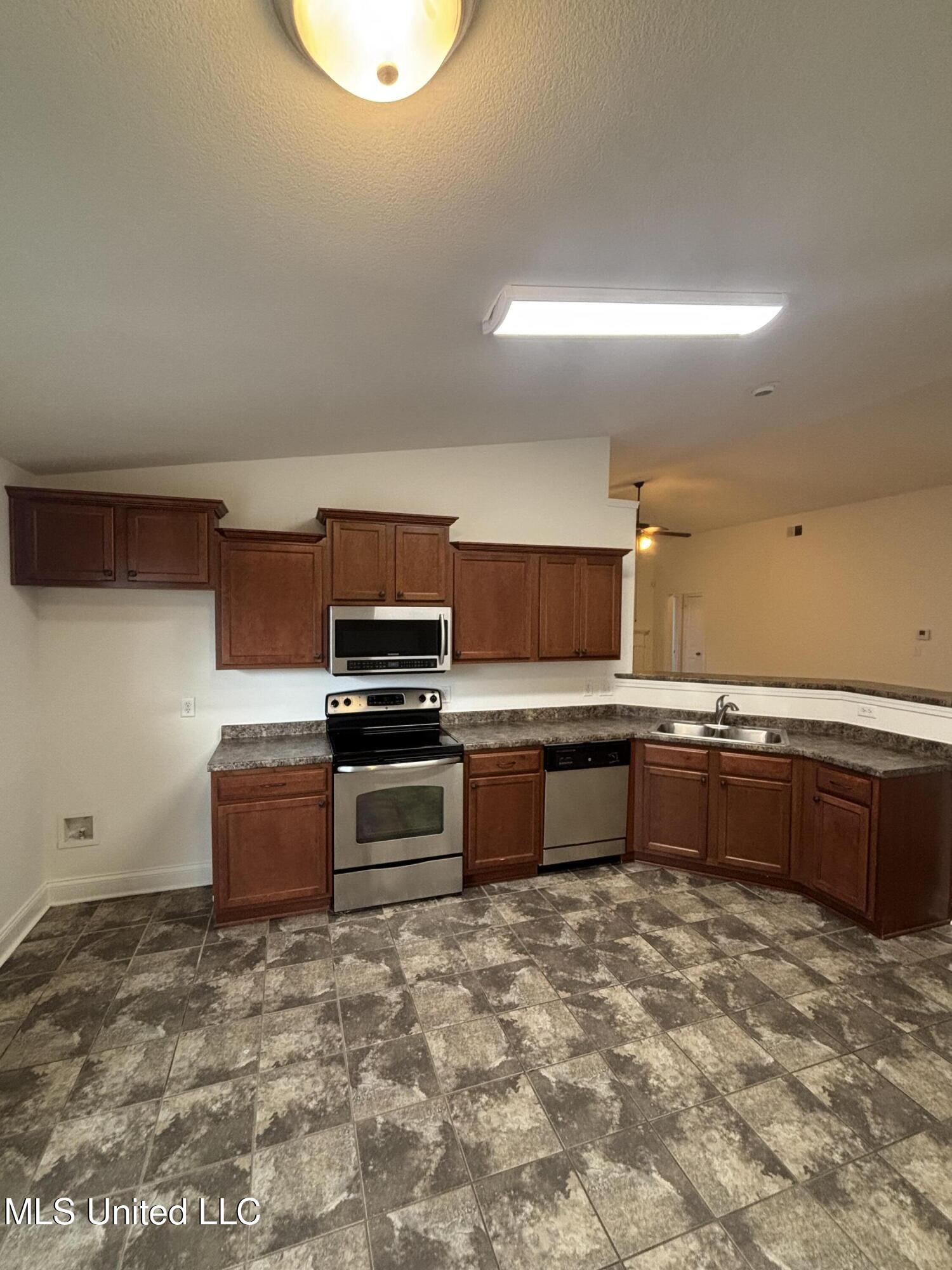 3250 W Hartland Drive Property Photo 10