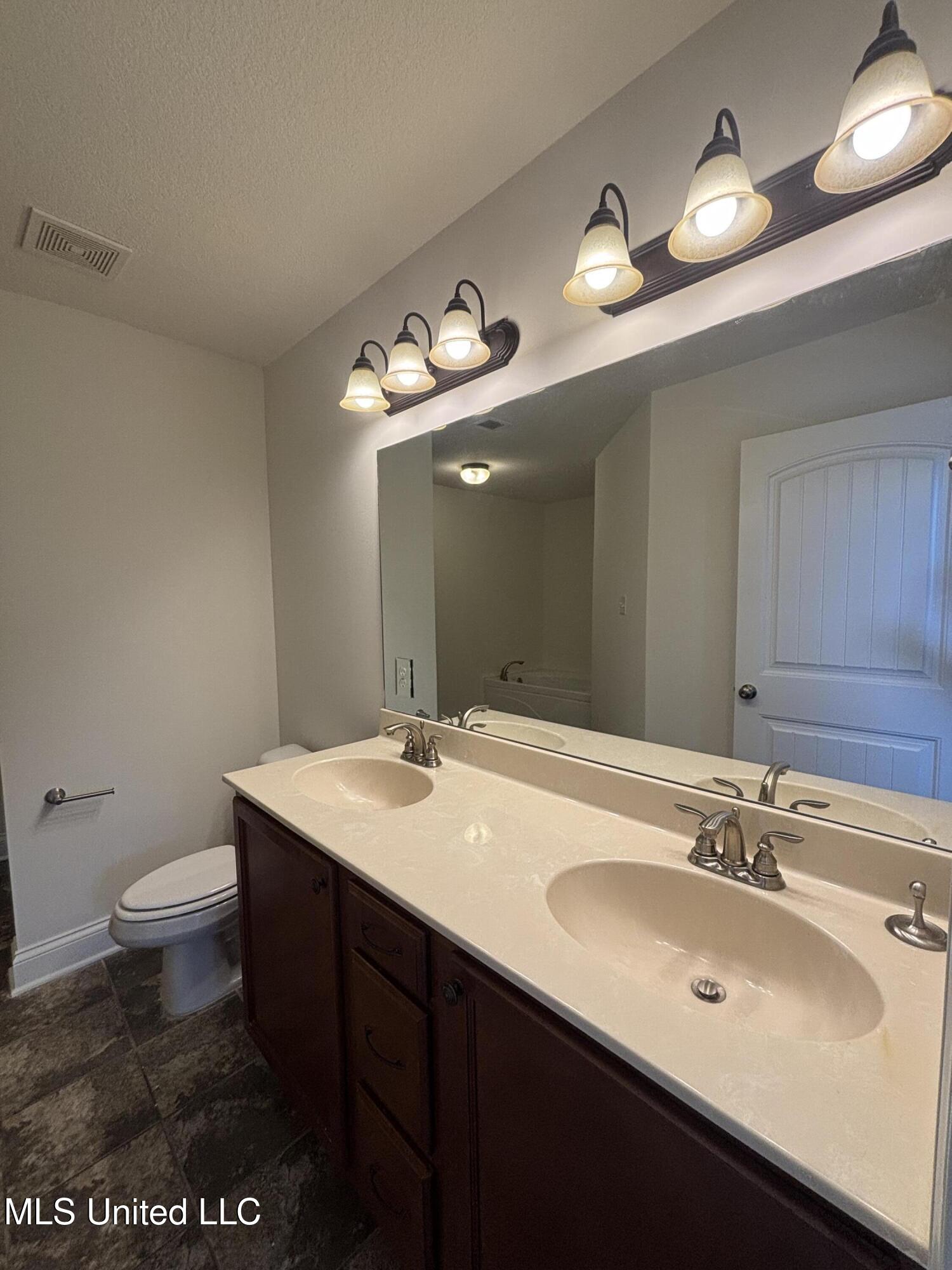 3250 W Hartland Drive Property Photo 17