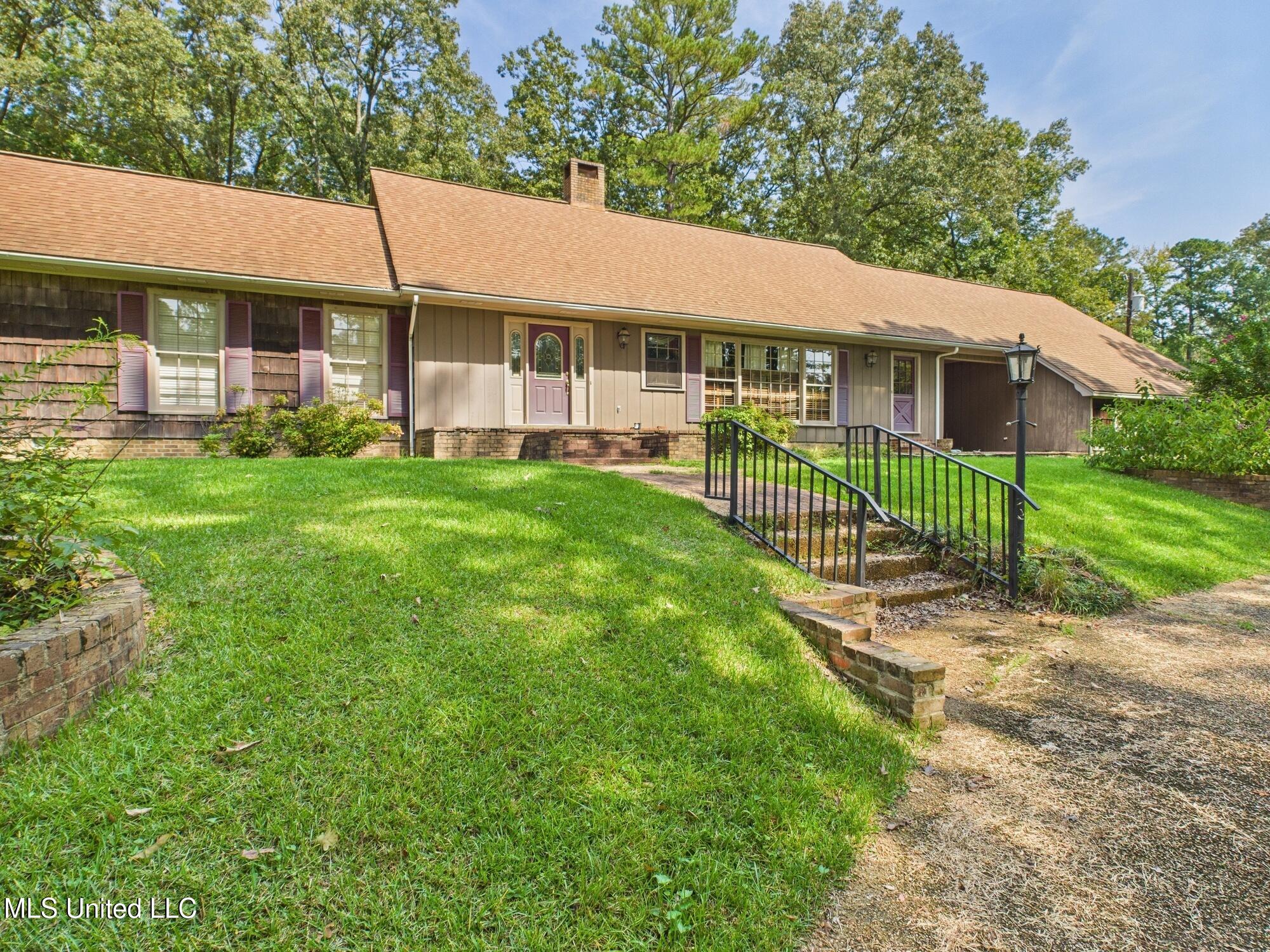 104 Renfroe Road Property Photo 1