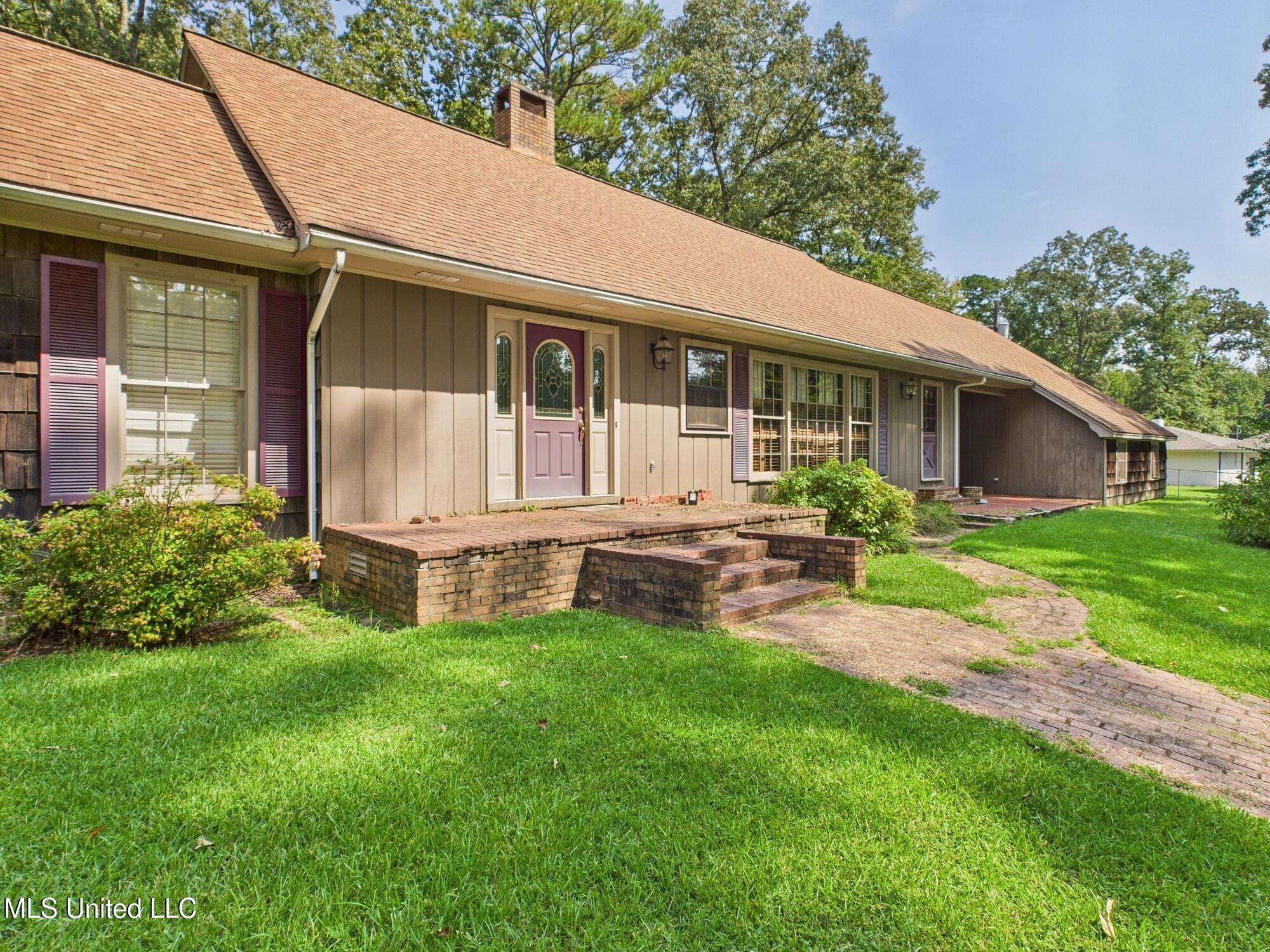 104 Renfroe Road Property Photo 2