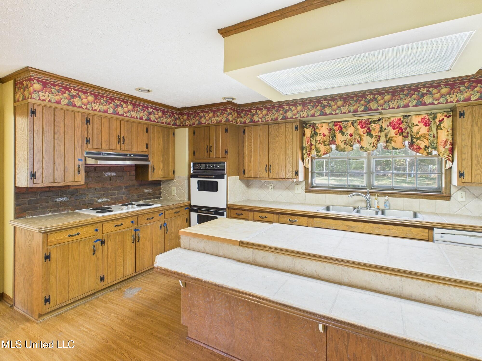 104 Renfroe Road Property Photo 6