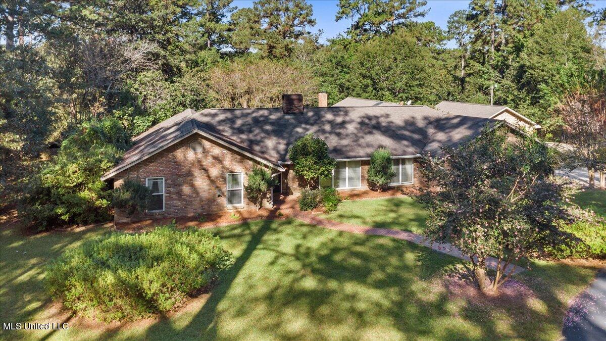 1001 Pinehurst Place Property Photo 1