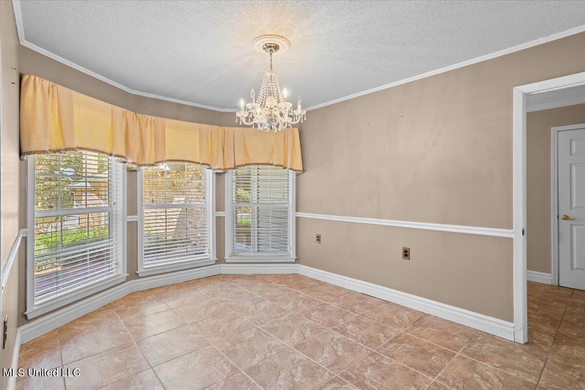 1001 Pinehurst Place Property Photo 11