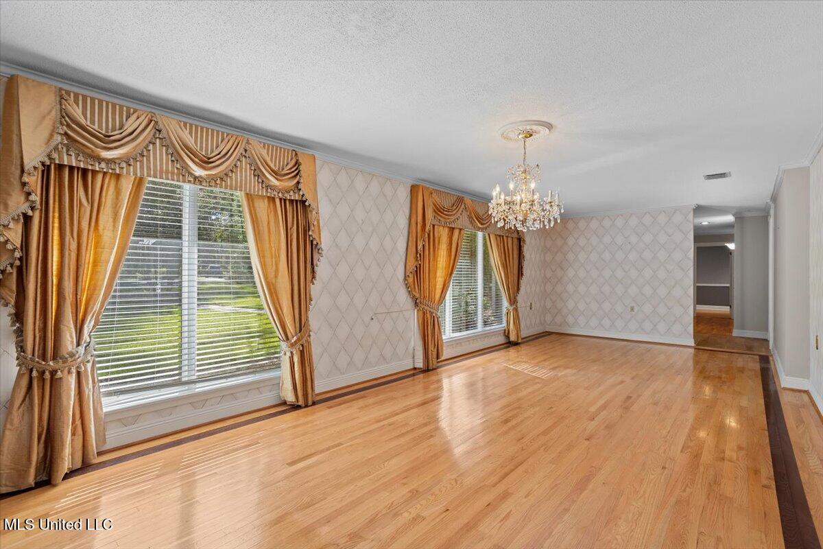 1001 Pinehurst Place Property Photo 19