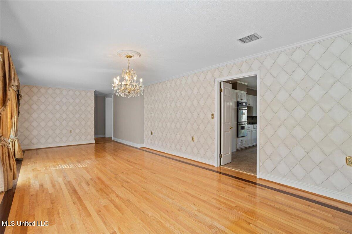 1001 Pinehurst Place Property Photo 20