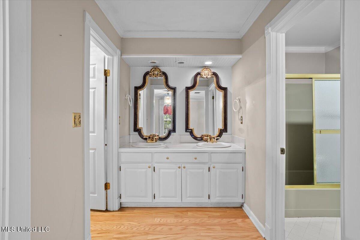 1001 Pinehurst Place Property Photo 28