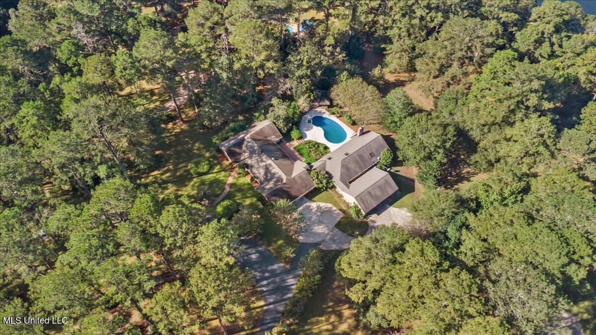 1001 Pinehurst Place Property Photo 38