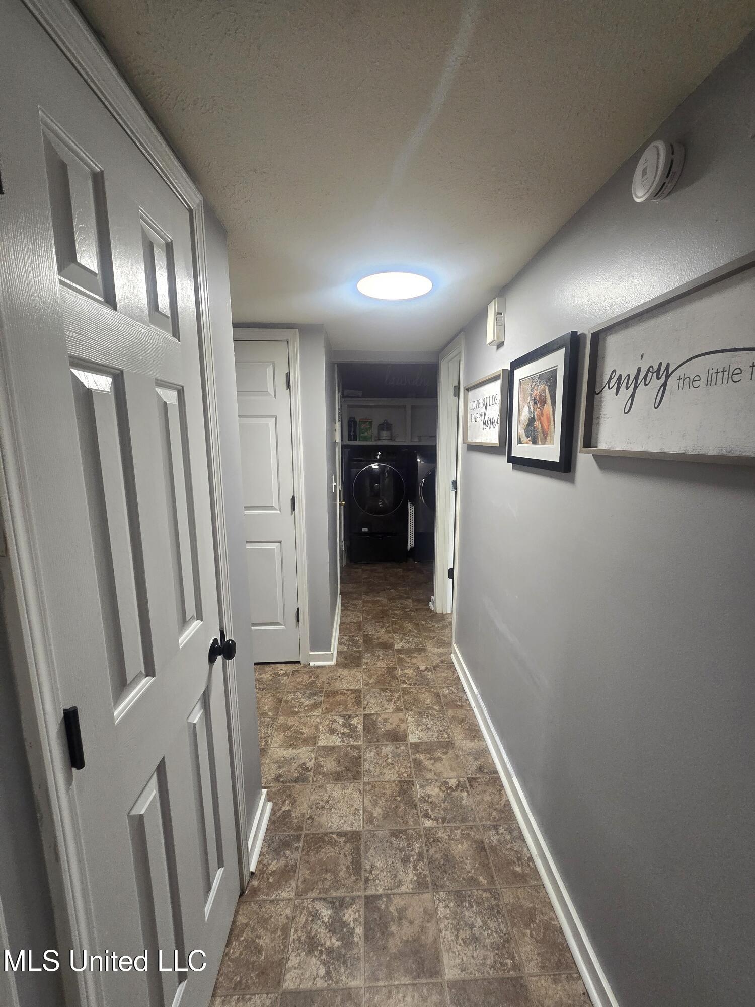 116 Windchase Drive Property Photo 9