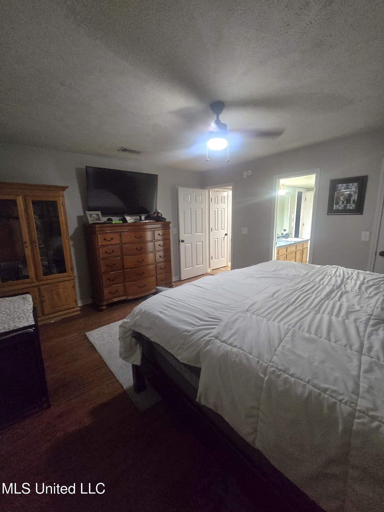 116 Windchase Drive Property Photo 11