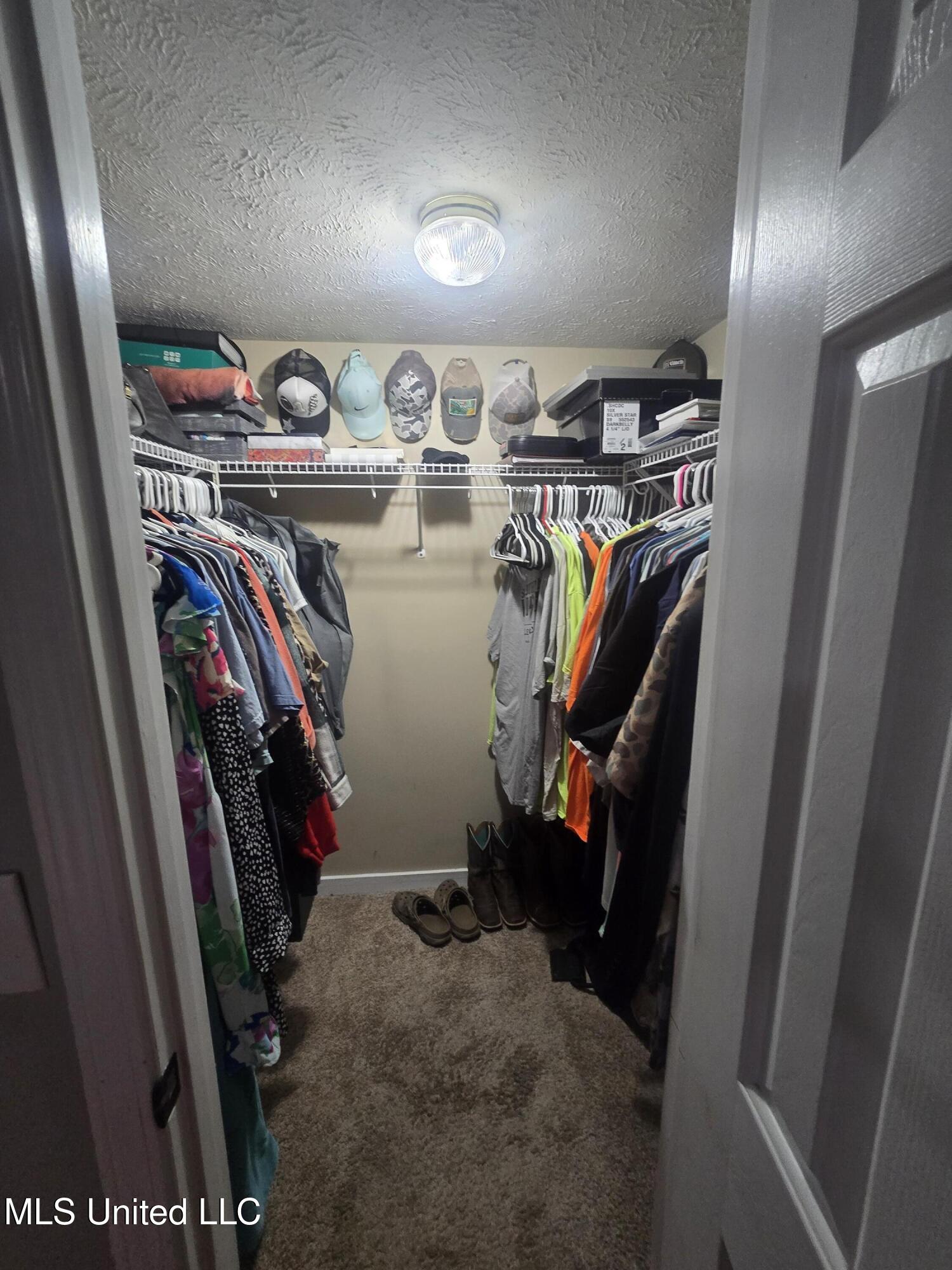 116 Windchase Drive Property Photo 12