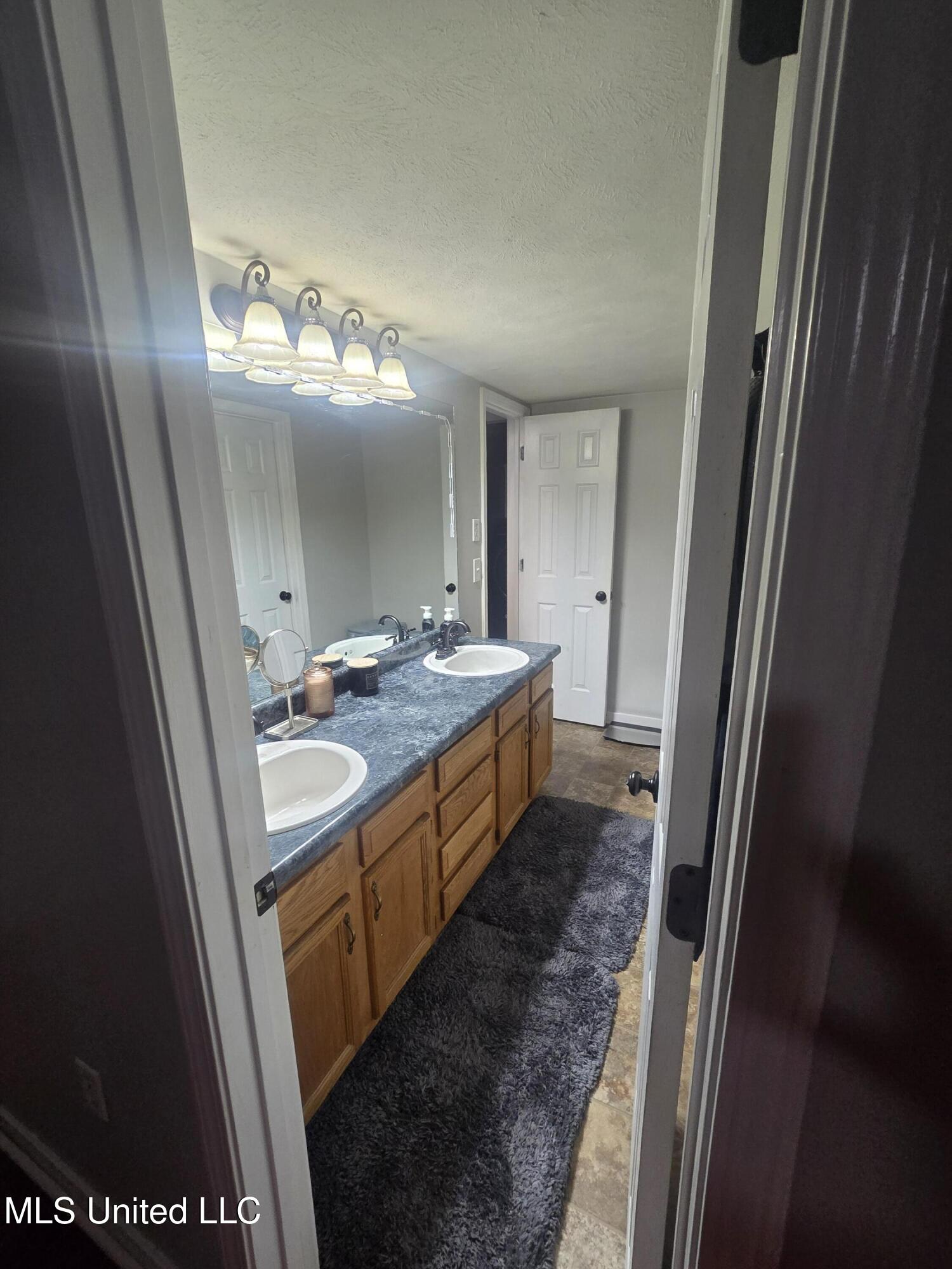 116 Windchase Drive Property Photo 13