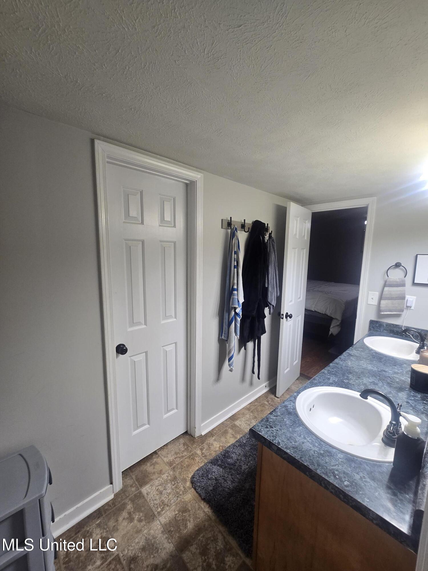 116 Windchase Drive Property Photo 14