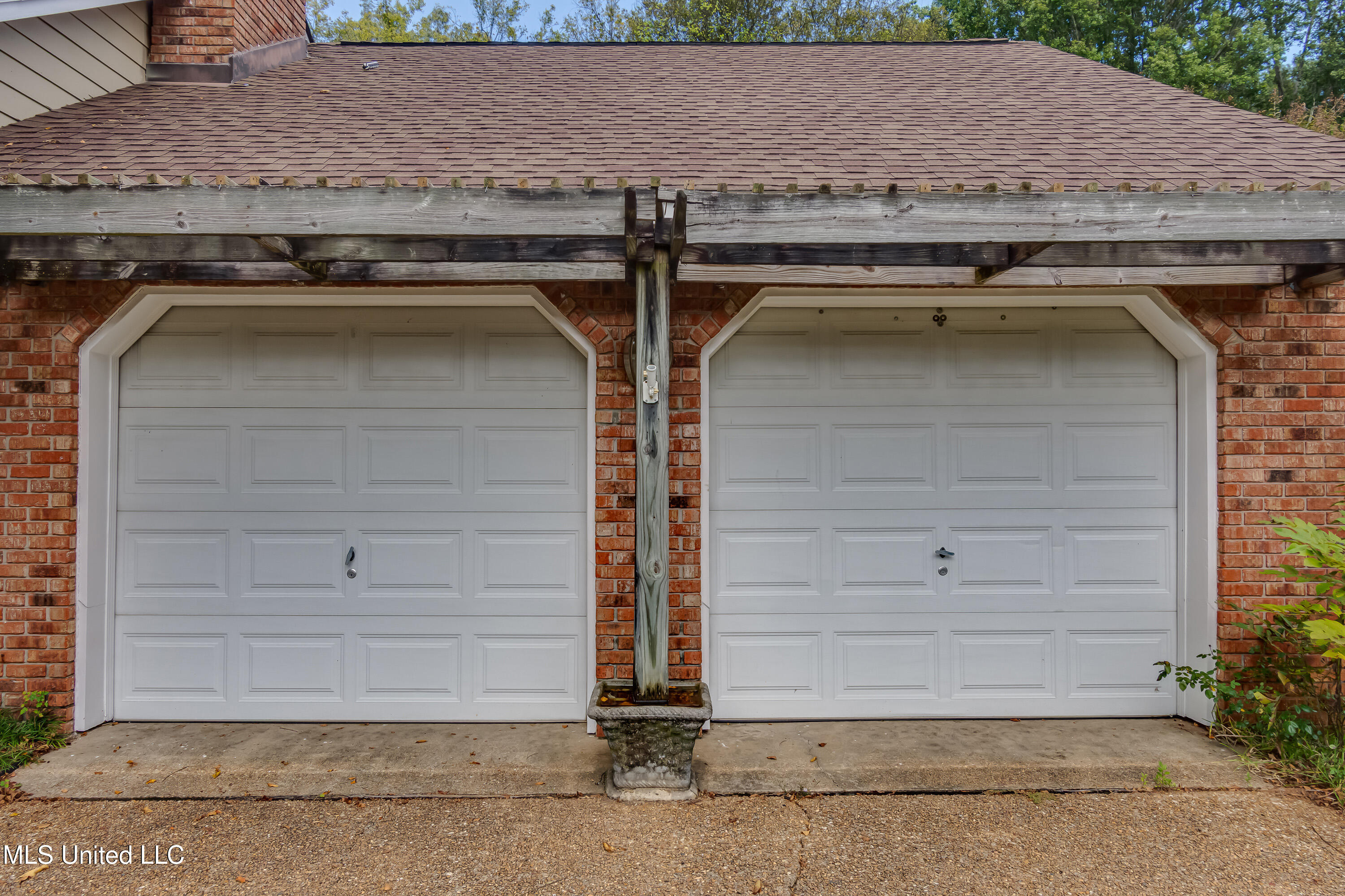 305 Kelly's Glen Property Photo 6