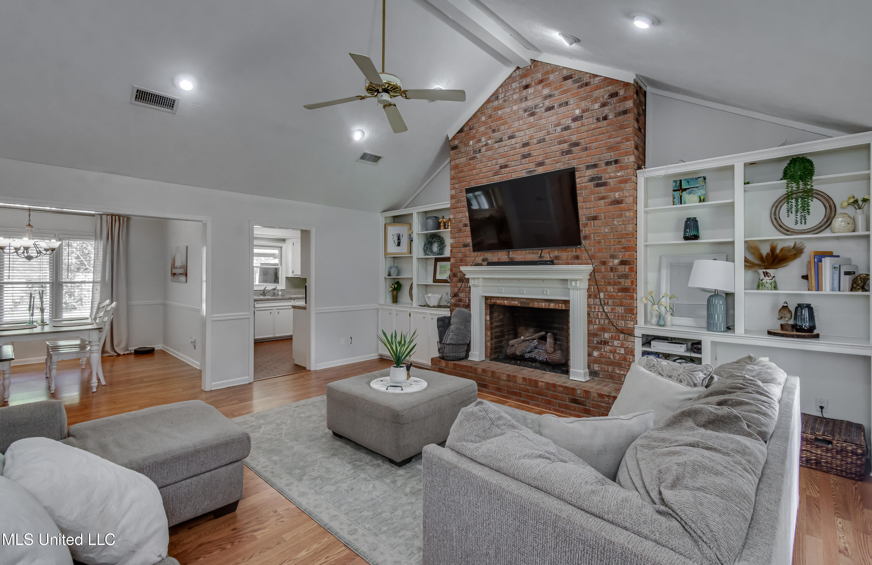 305 Kelly's Glen Property Photo 8