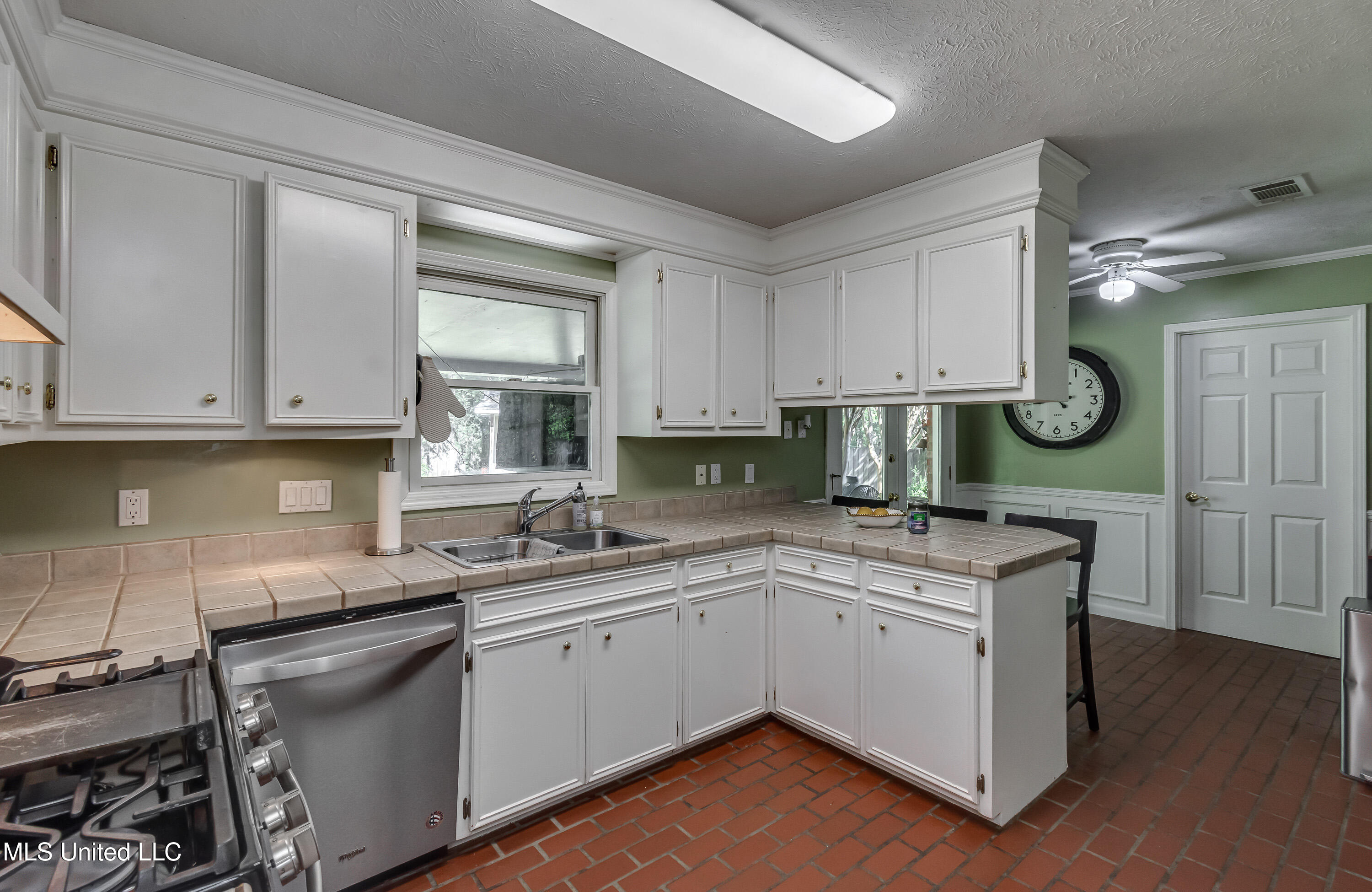 305 Kelly's Glen Property Photo 25