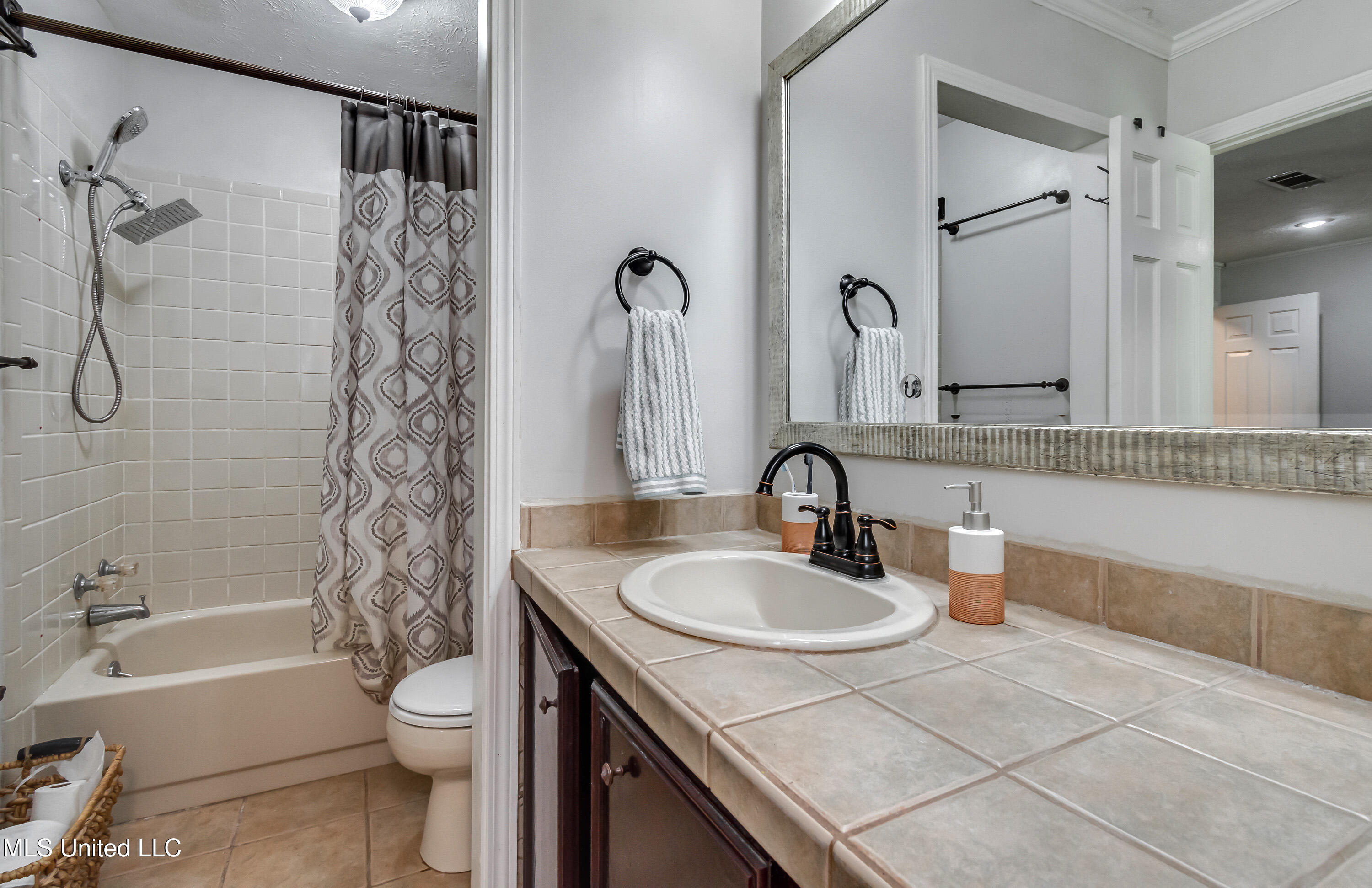 305 Kelly's Glen Property Photo 42