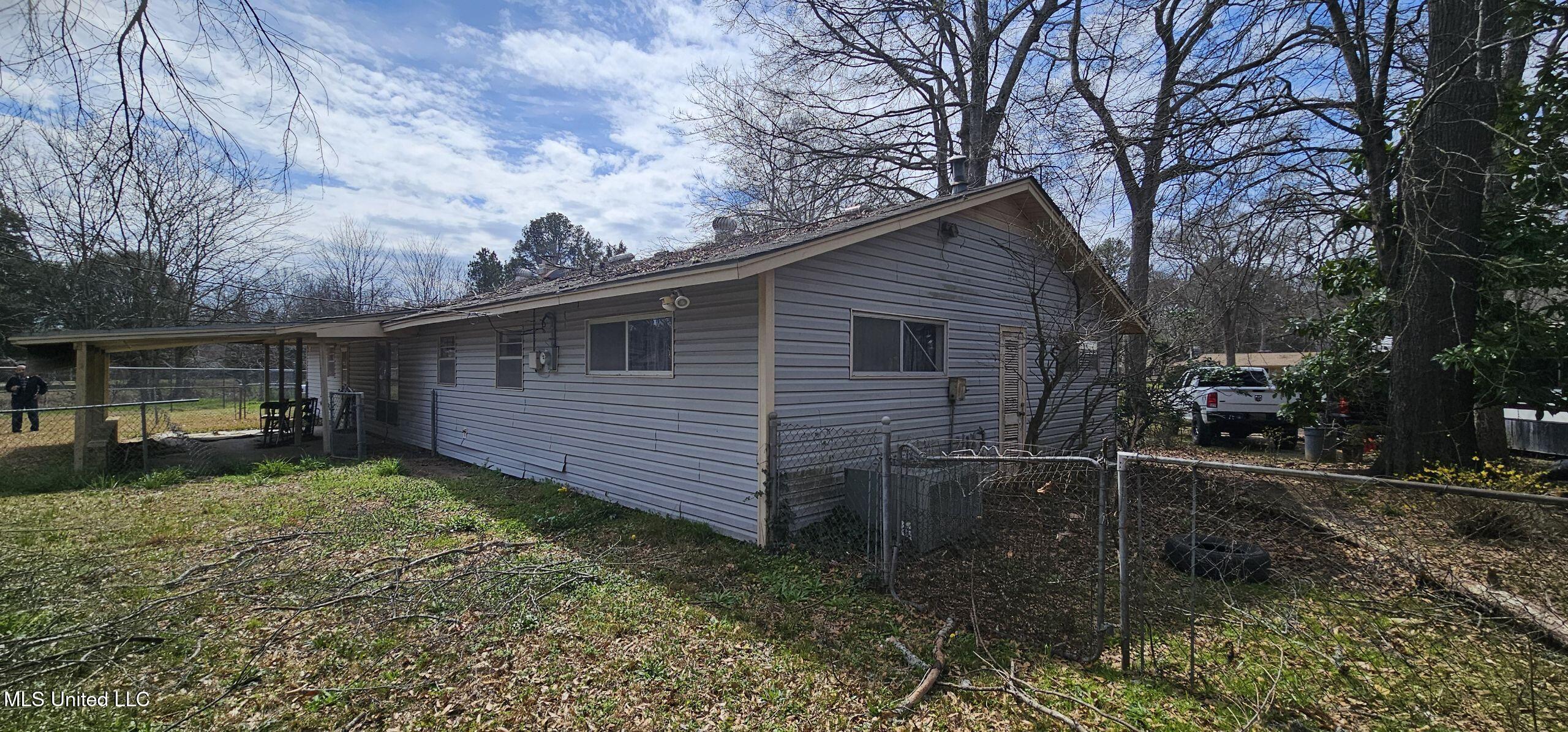 2832 Gretna Green Street Property Photo 6