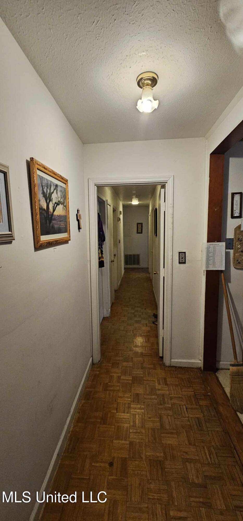 2832 Gretna Green Street Property Photo 11