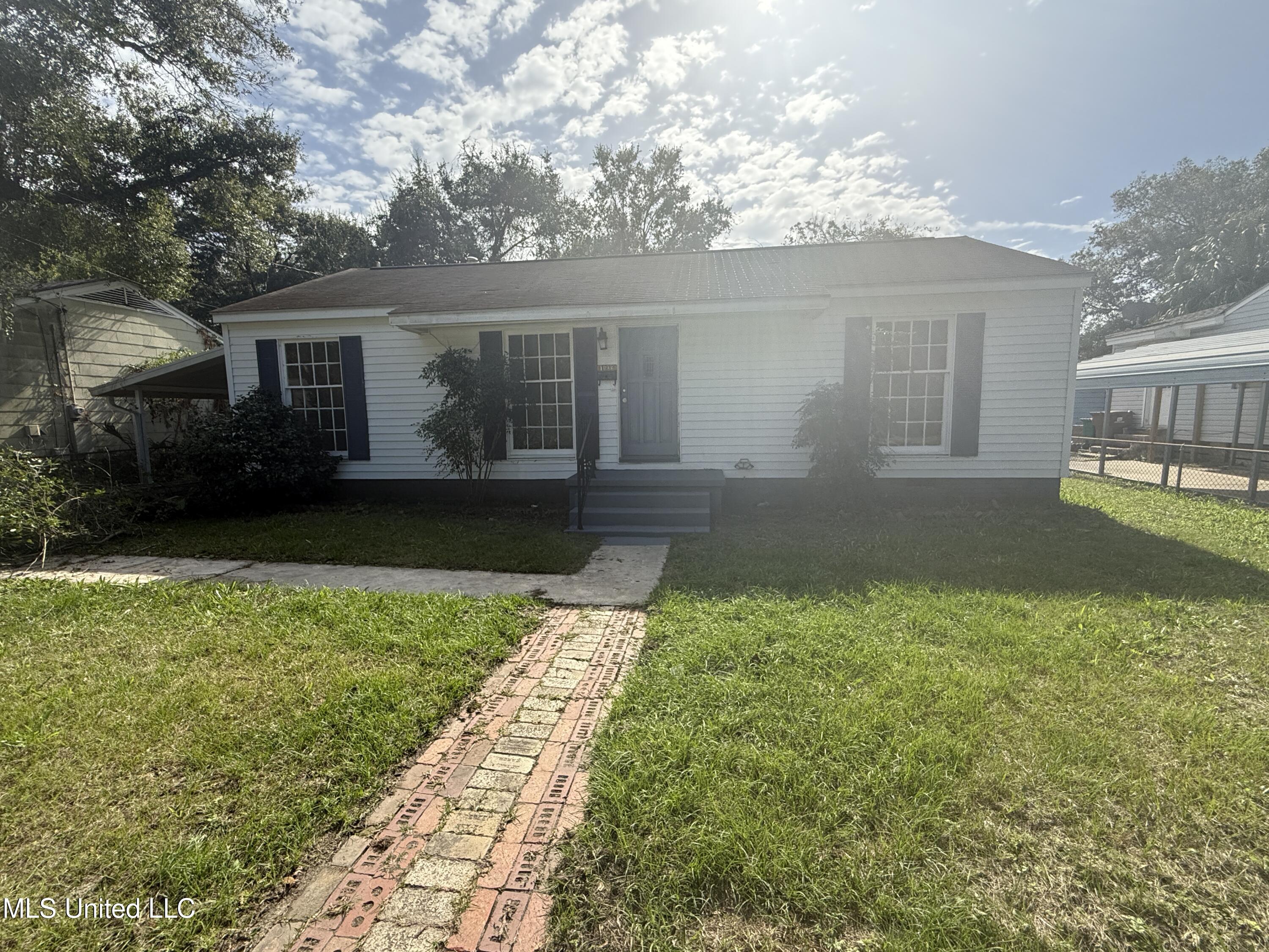 1609 Gordon Avenue Property Photo 1