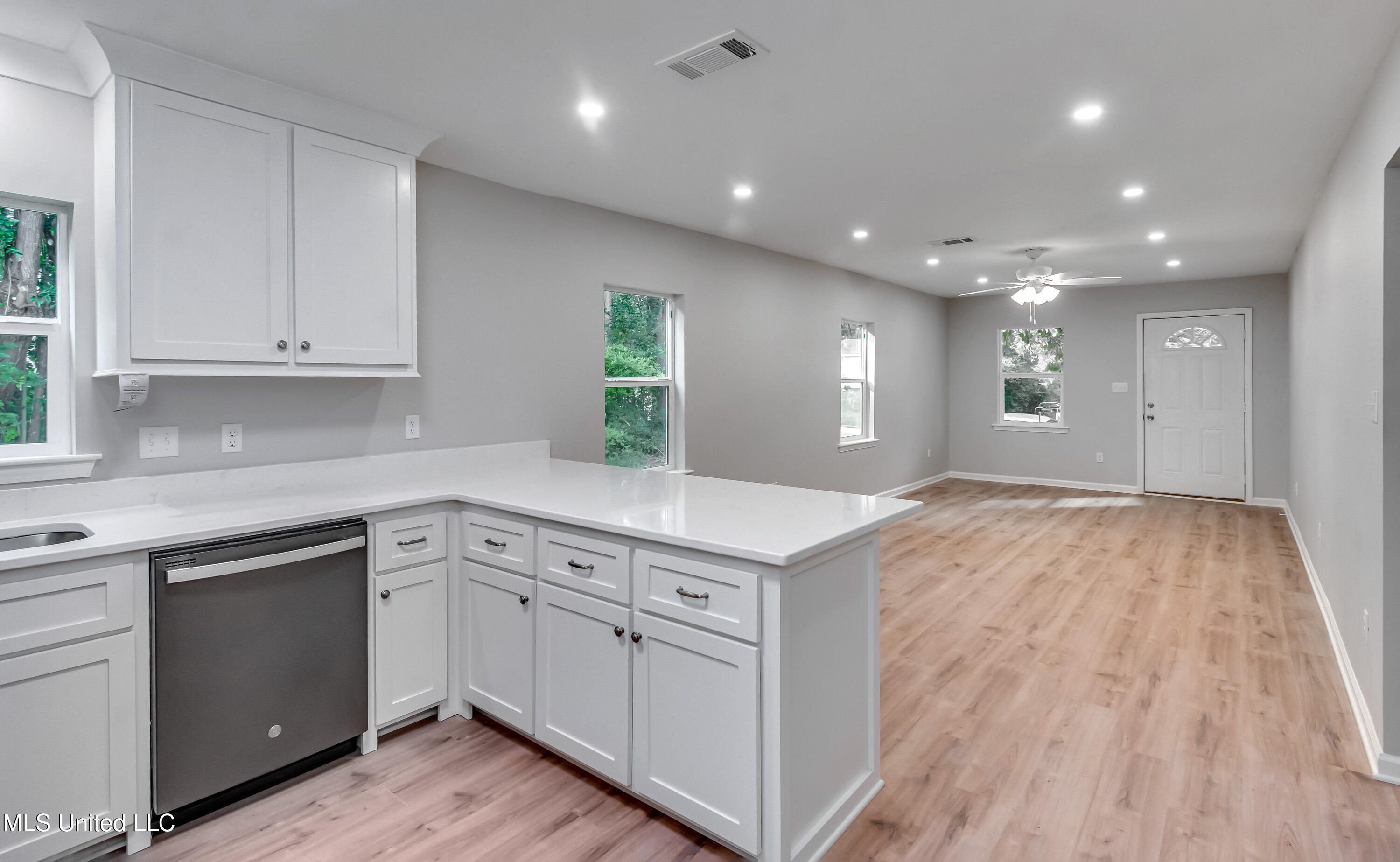 512 Sw 2nd Street Property Photo 9