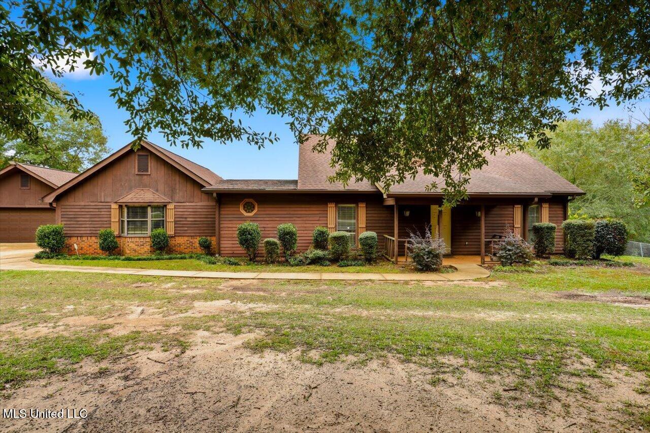 9472 S Highway 13 Property Photo 3