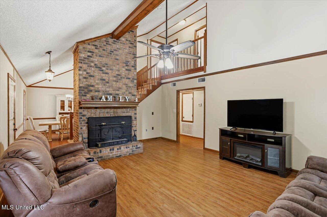 9472 S Highway 13 Property Photo 7