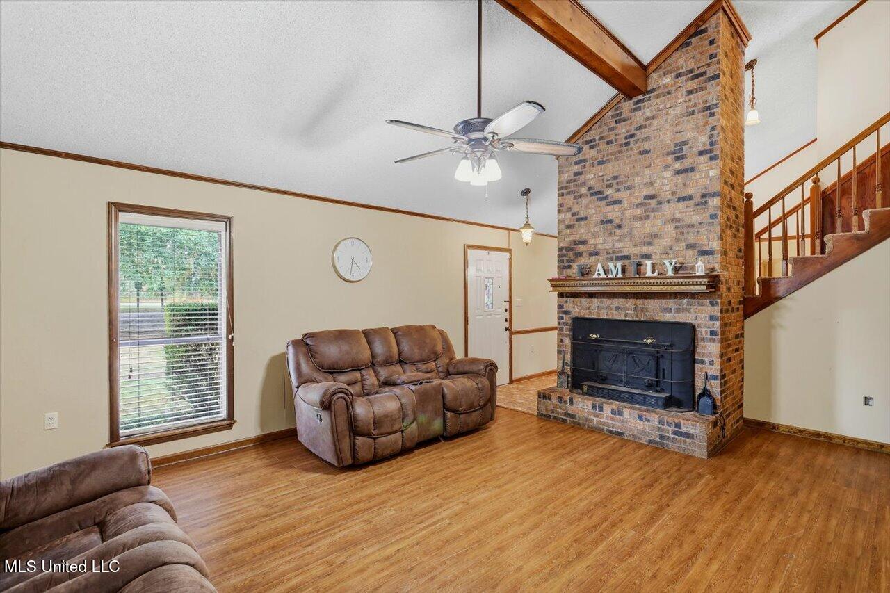 9472 S Highway 13 Property Photo 8