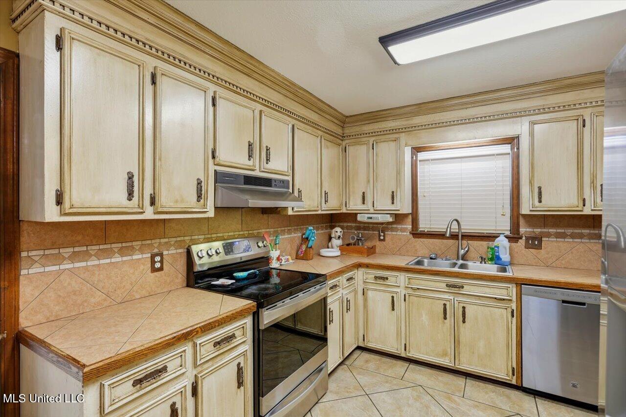 9472 S Highway 13 Property Photo 10