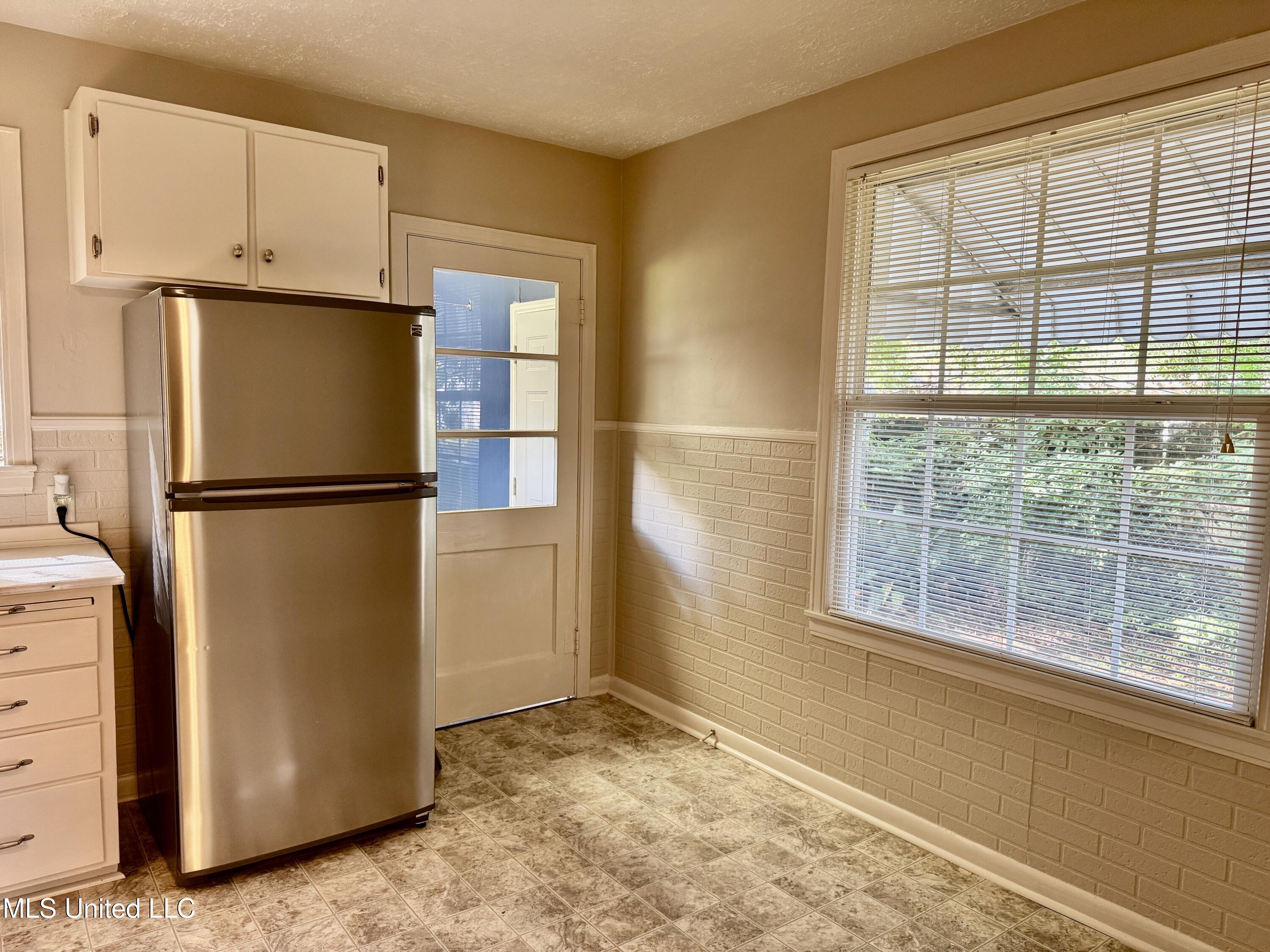 12 Maplewood Lane Property Photo 4