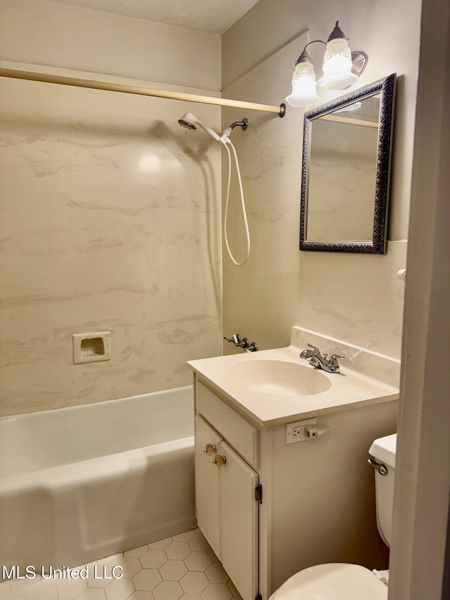 12 Maplewood Lane Property Photo 11