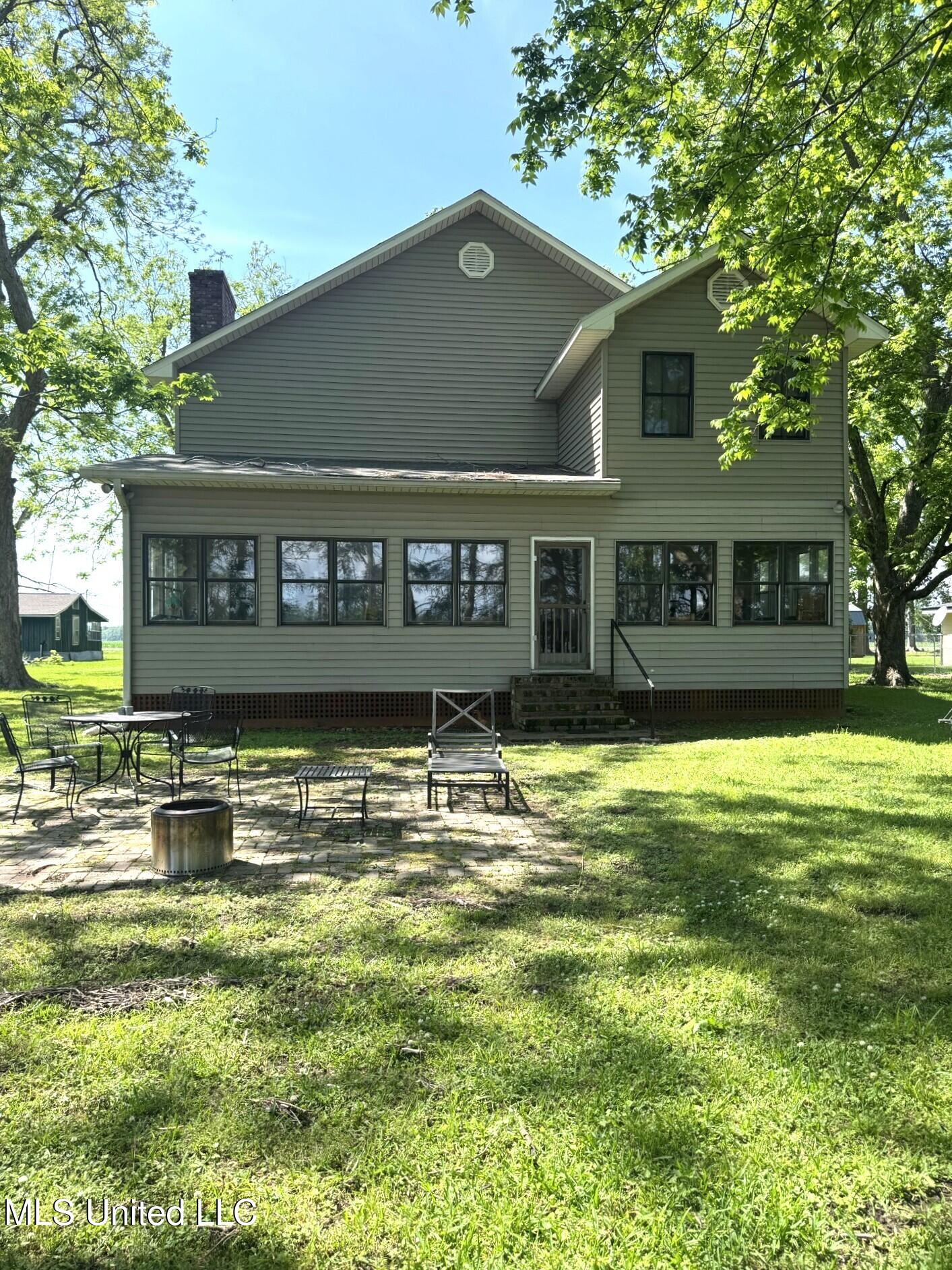 5367 Highway 568 Property Photo 1