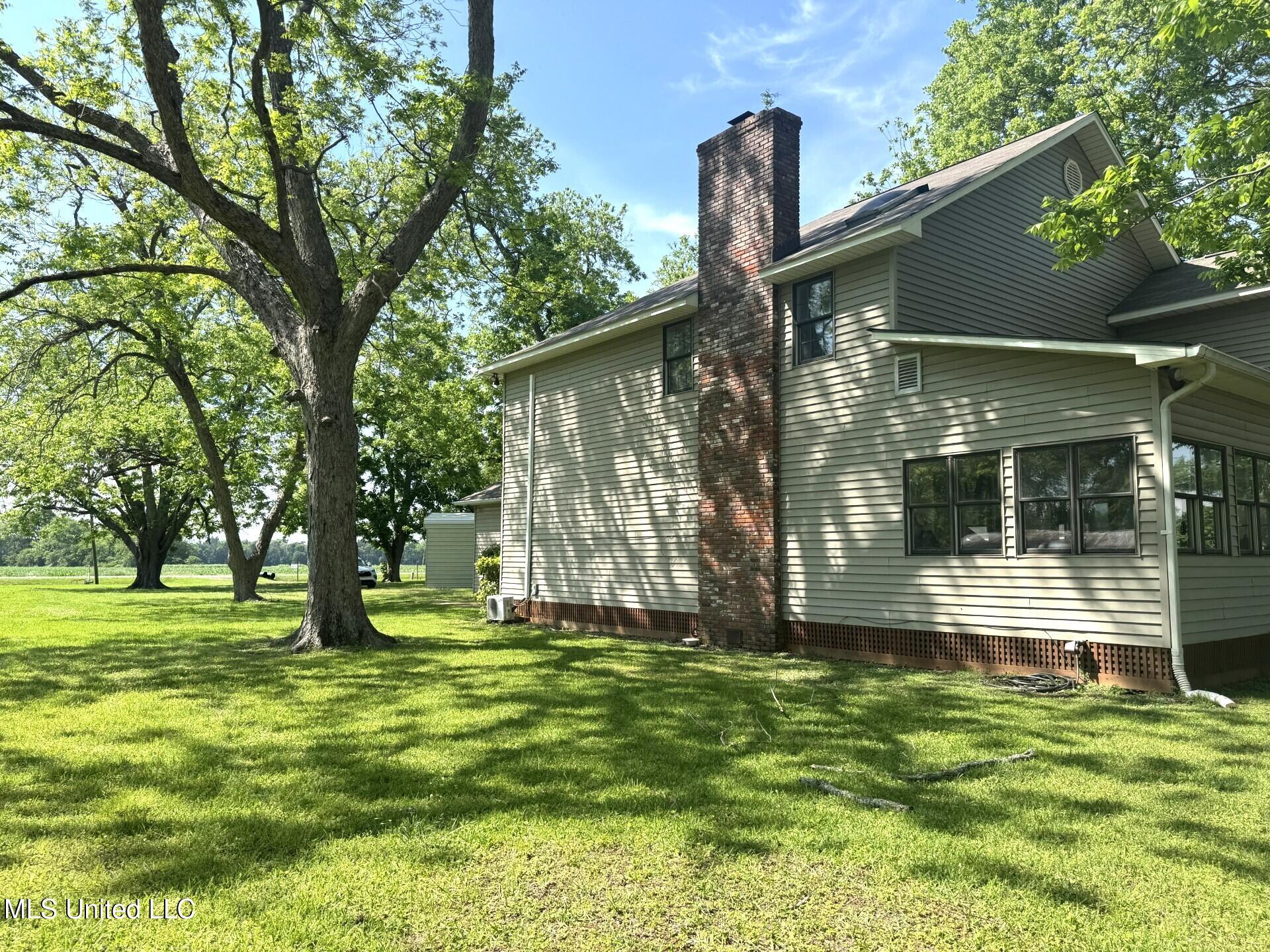 5367 Highway 568 Property Photo 5