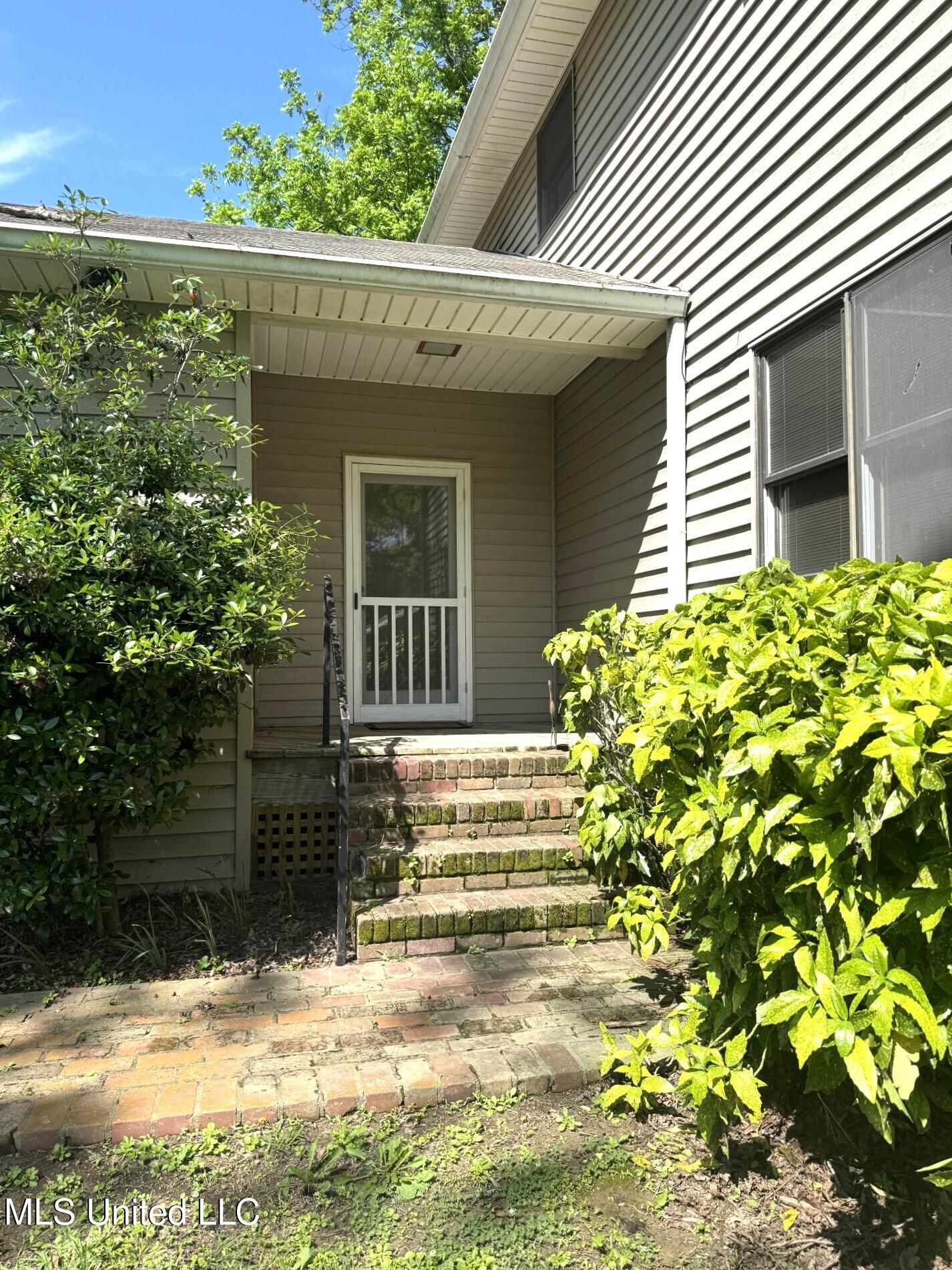 5367 Highway 568 Property Photo 8