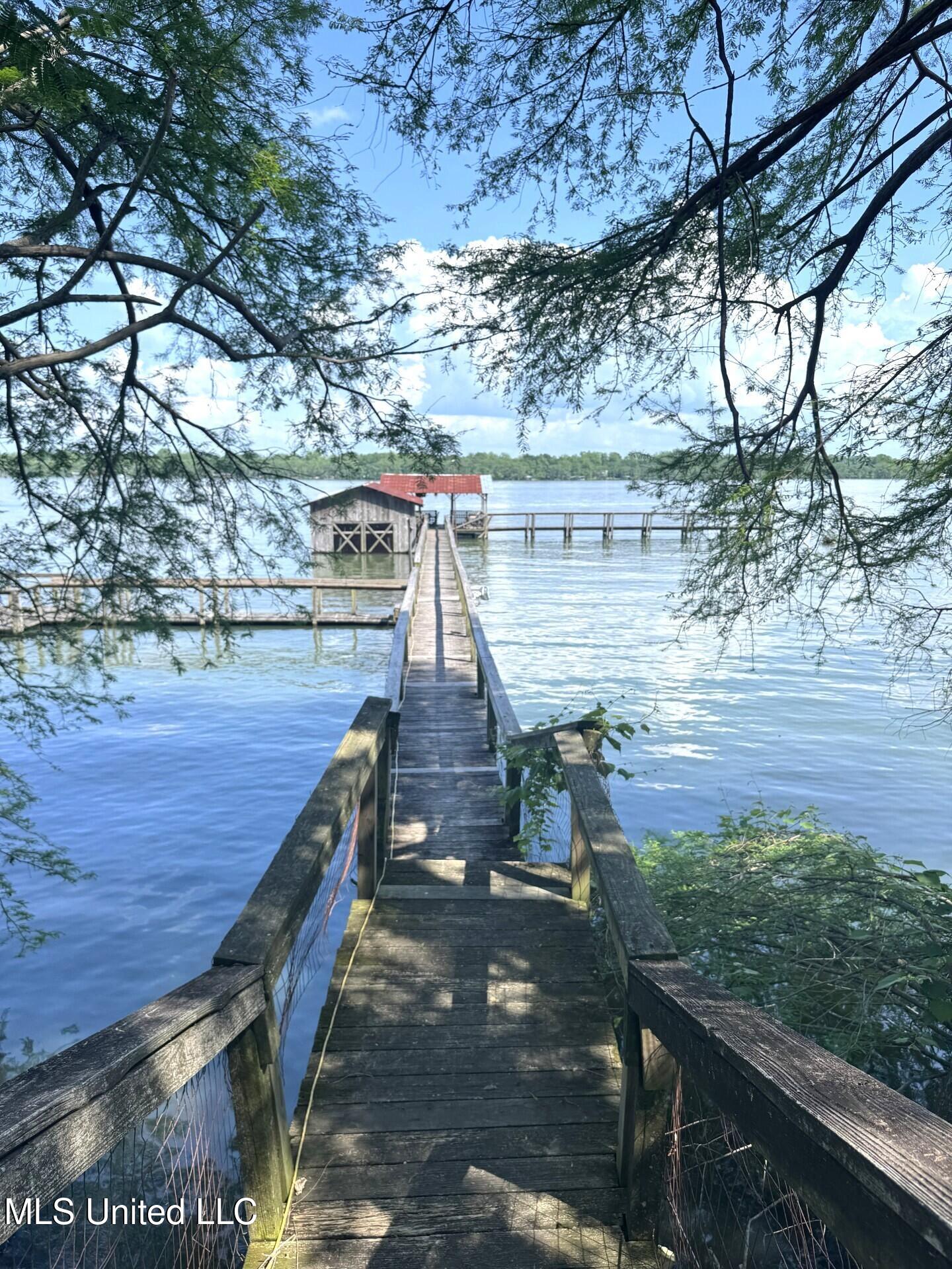 5367 Highway 568 Property Photo 11