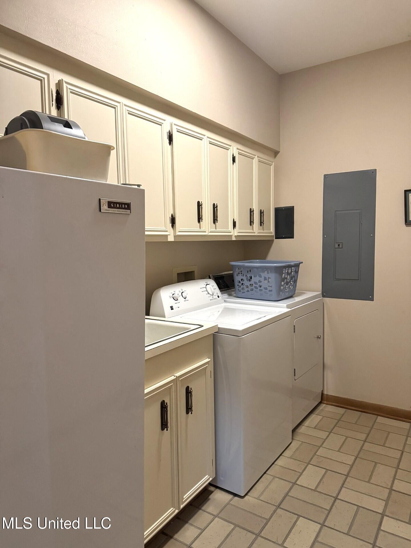 5367 Highway 568 Property Photo 13