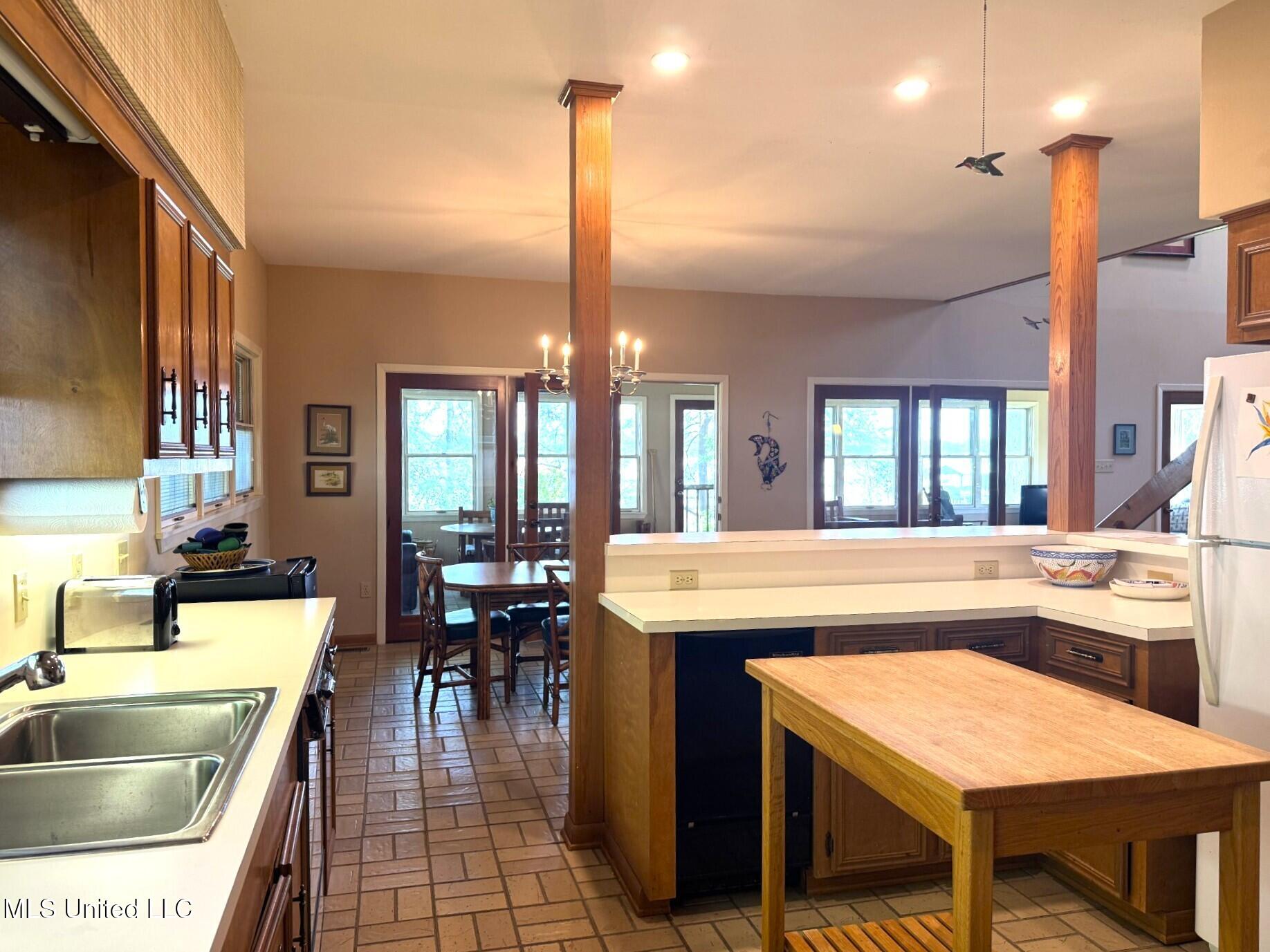 5367 Highway 568 Property Photo 17