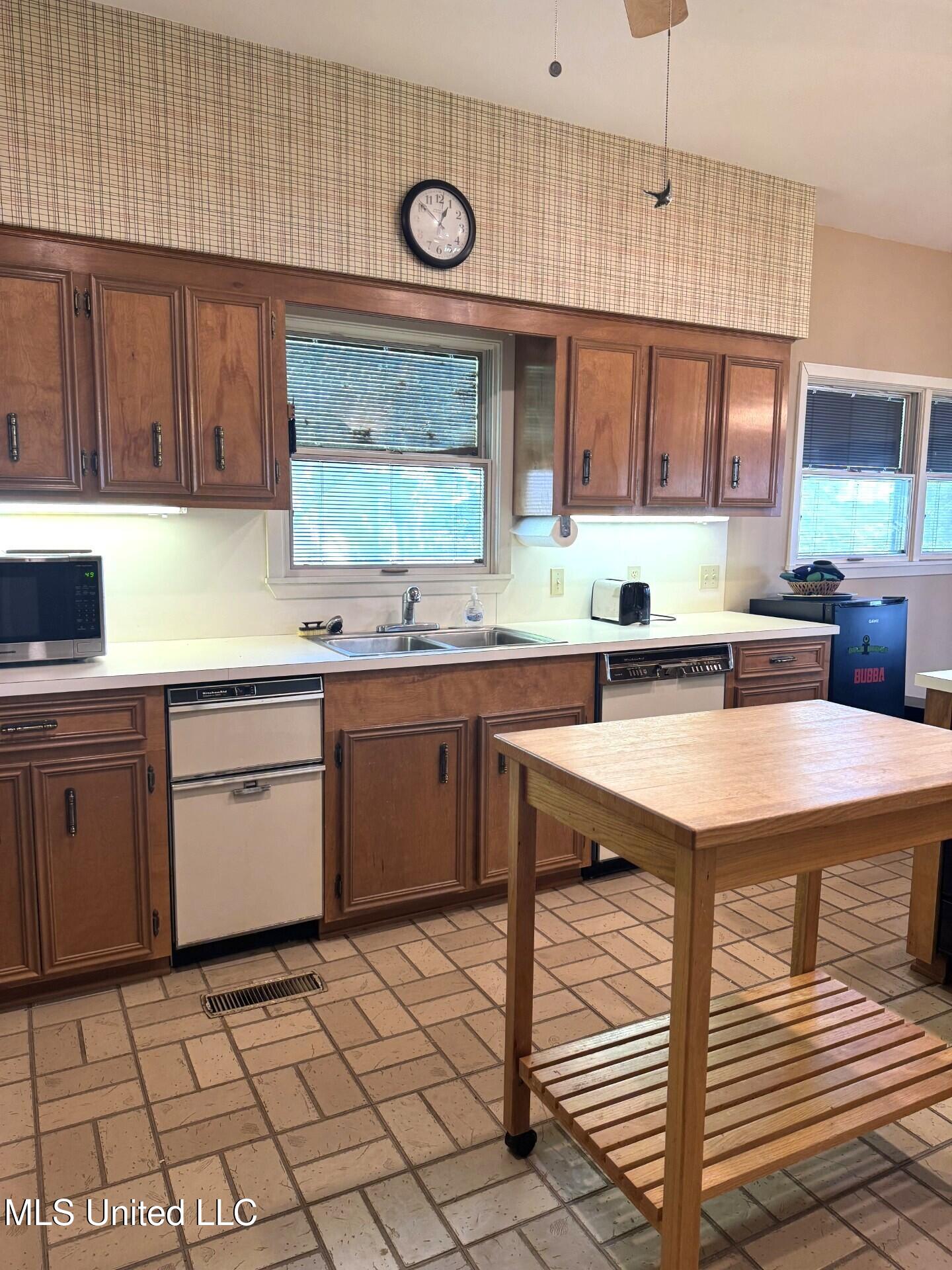 5367 Highway 568 Property Photo 21