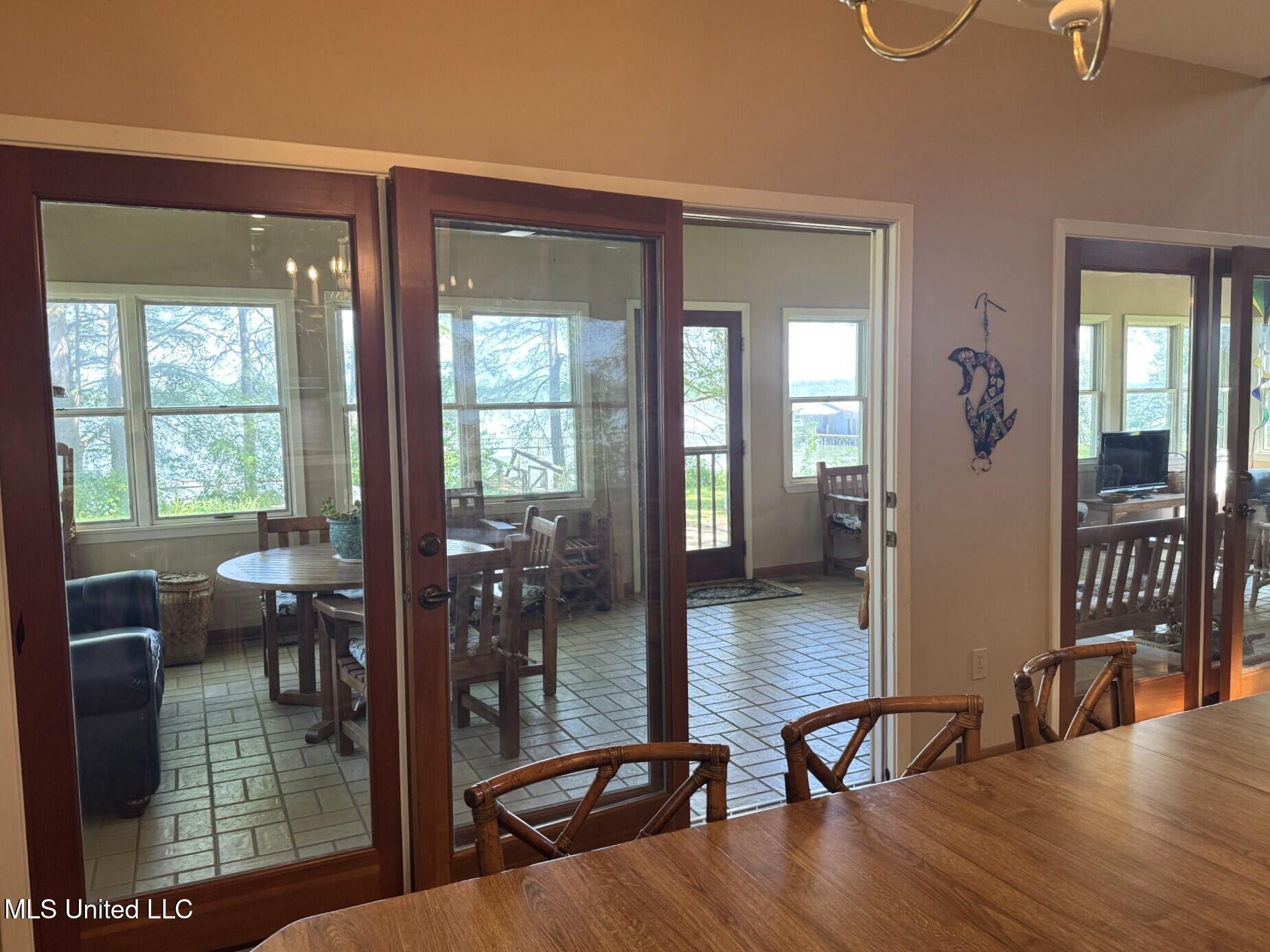 5367 Highway 568 Property Photo 24