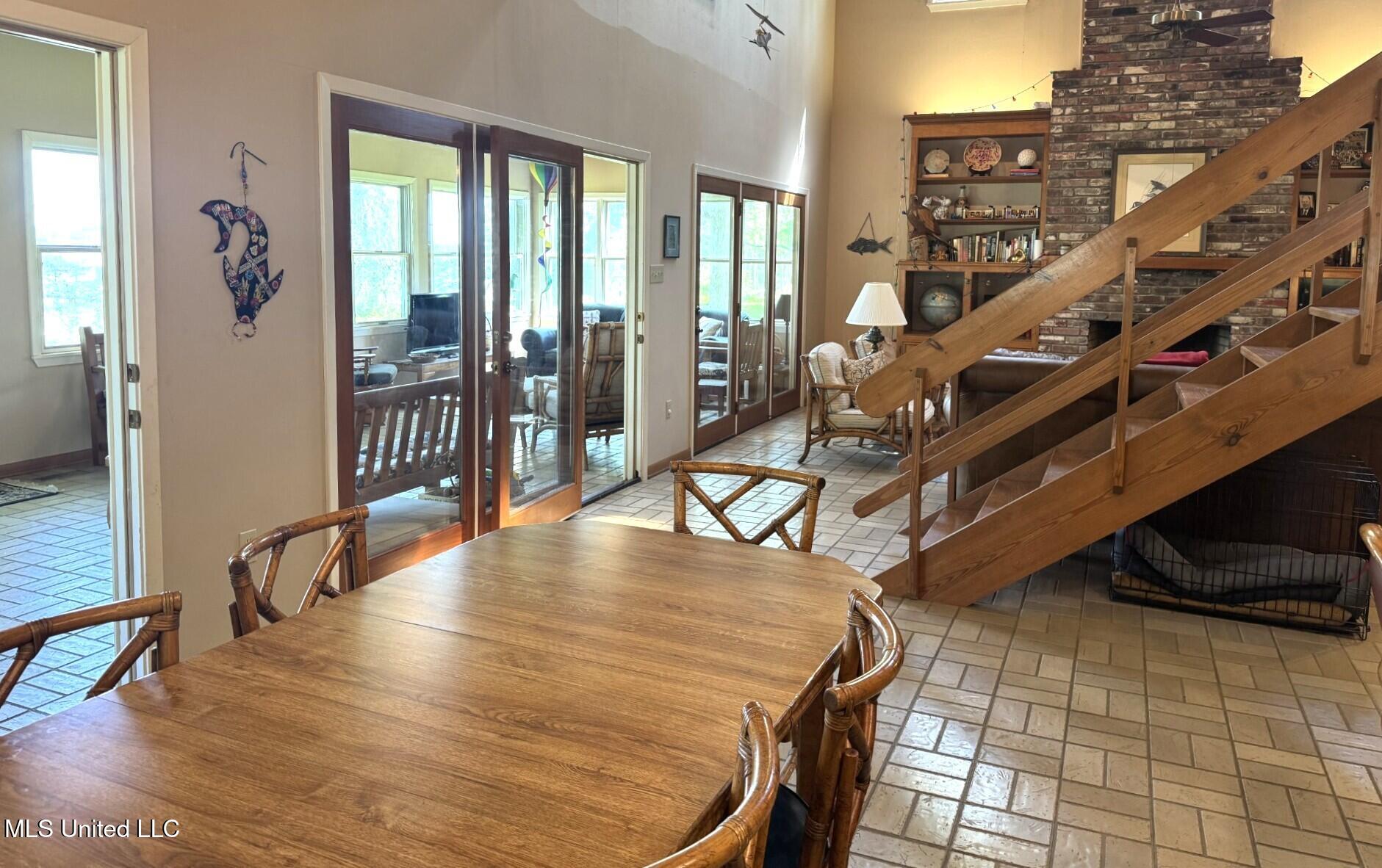 5367 Highway 568 Property Photo 25