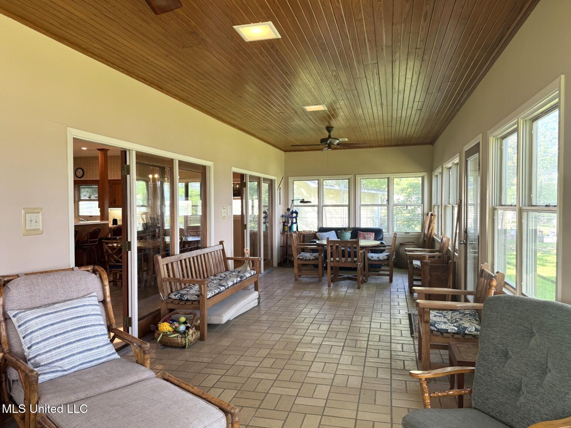 5367 Highway 568 Property Photo 37