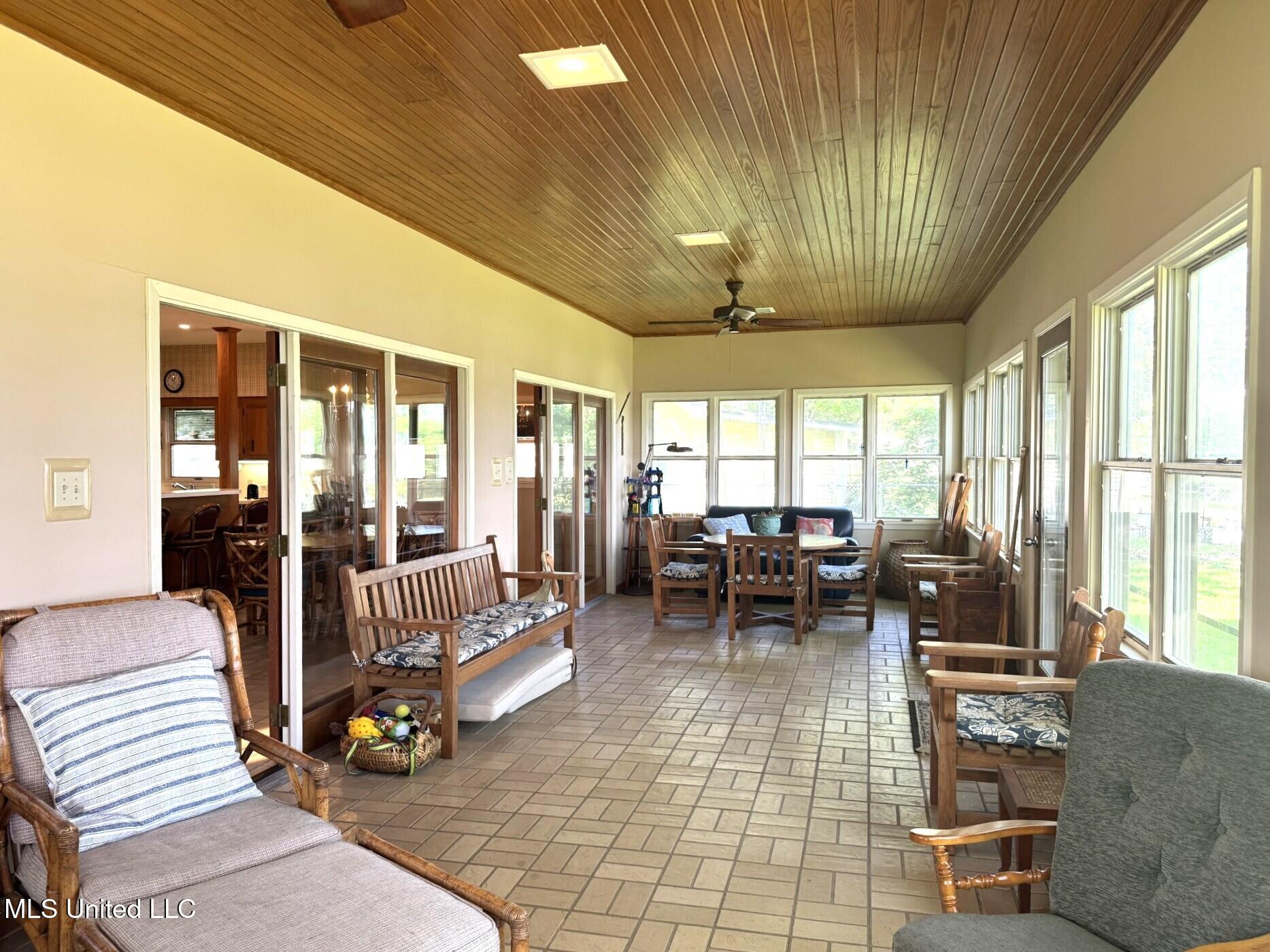 5367 Highway 568 Property Photo 39