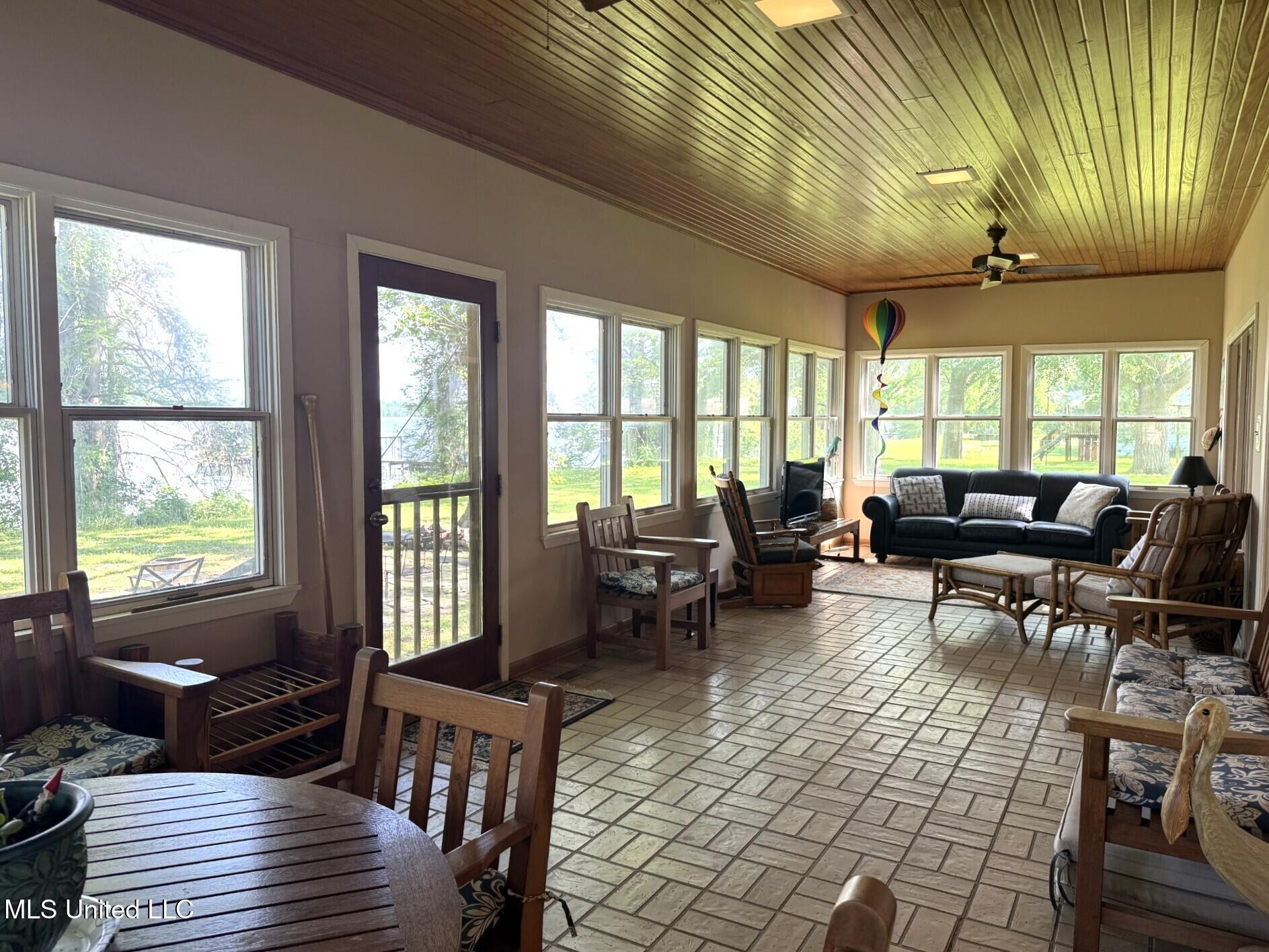 5367 Highway 568 Property Photo 40