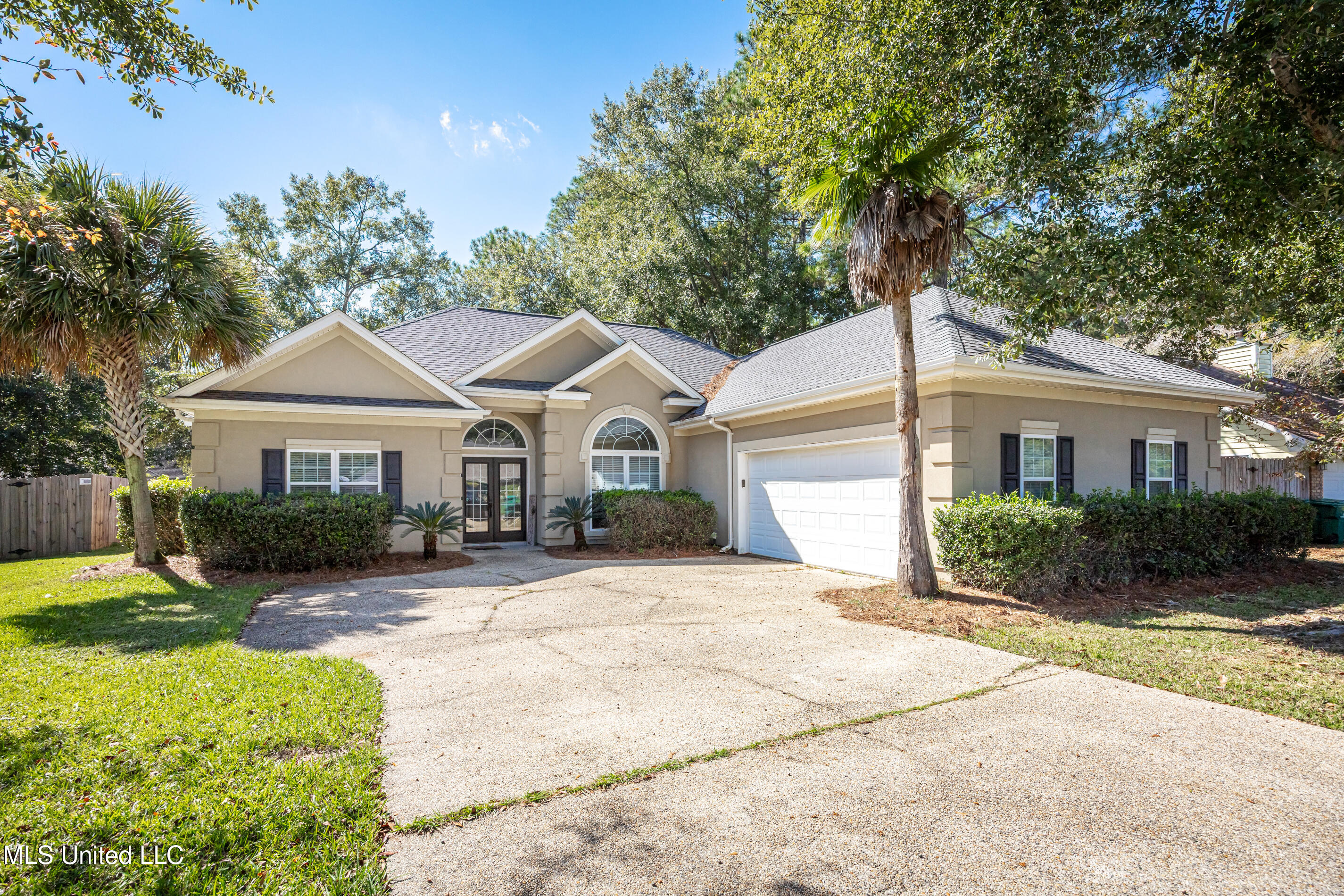 7426 Mahalo Hui Drive Property Photo 1